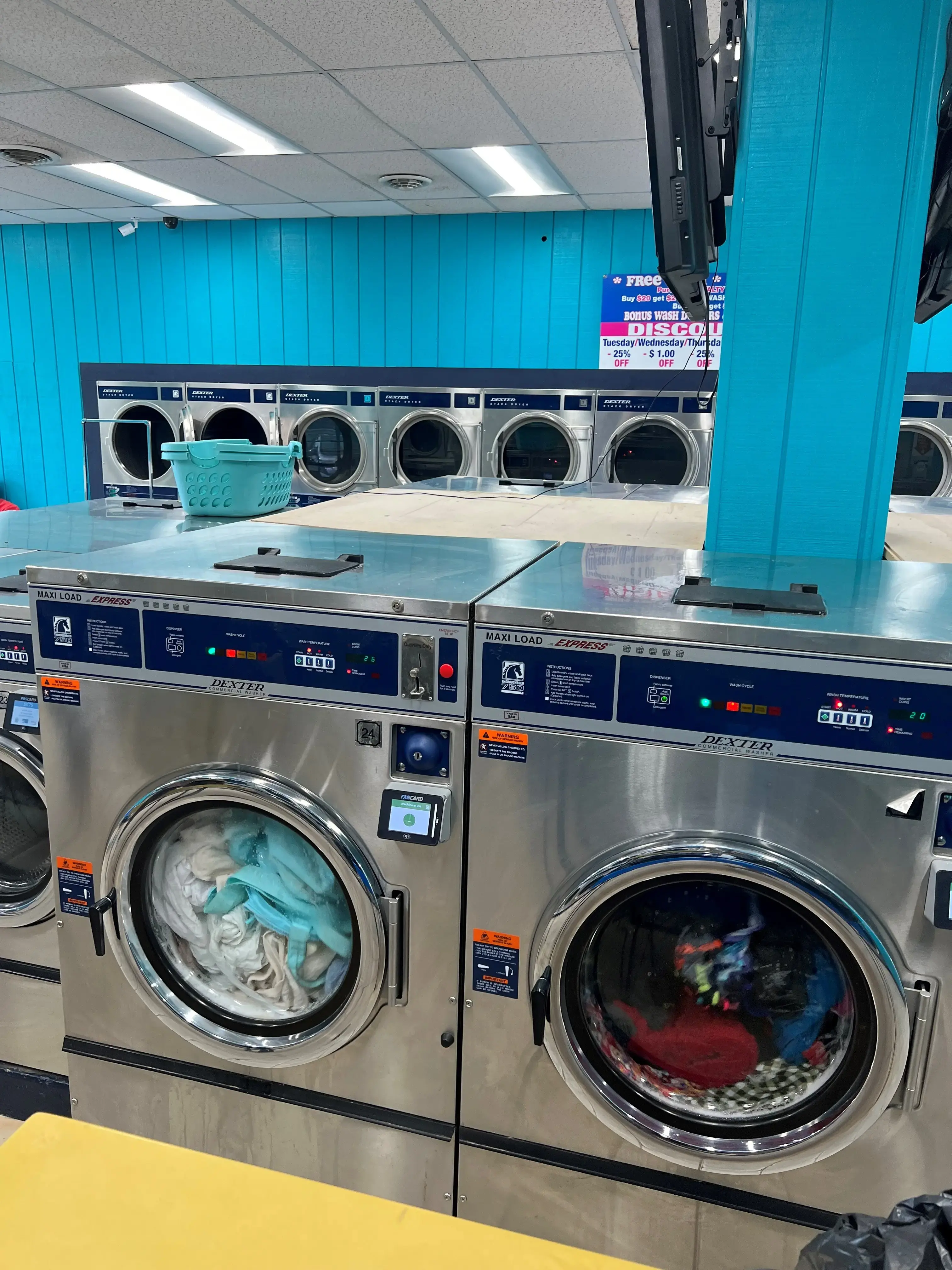 50 East Laundromat - Image 13