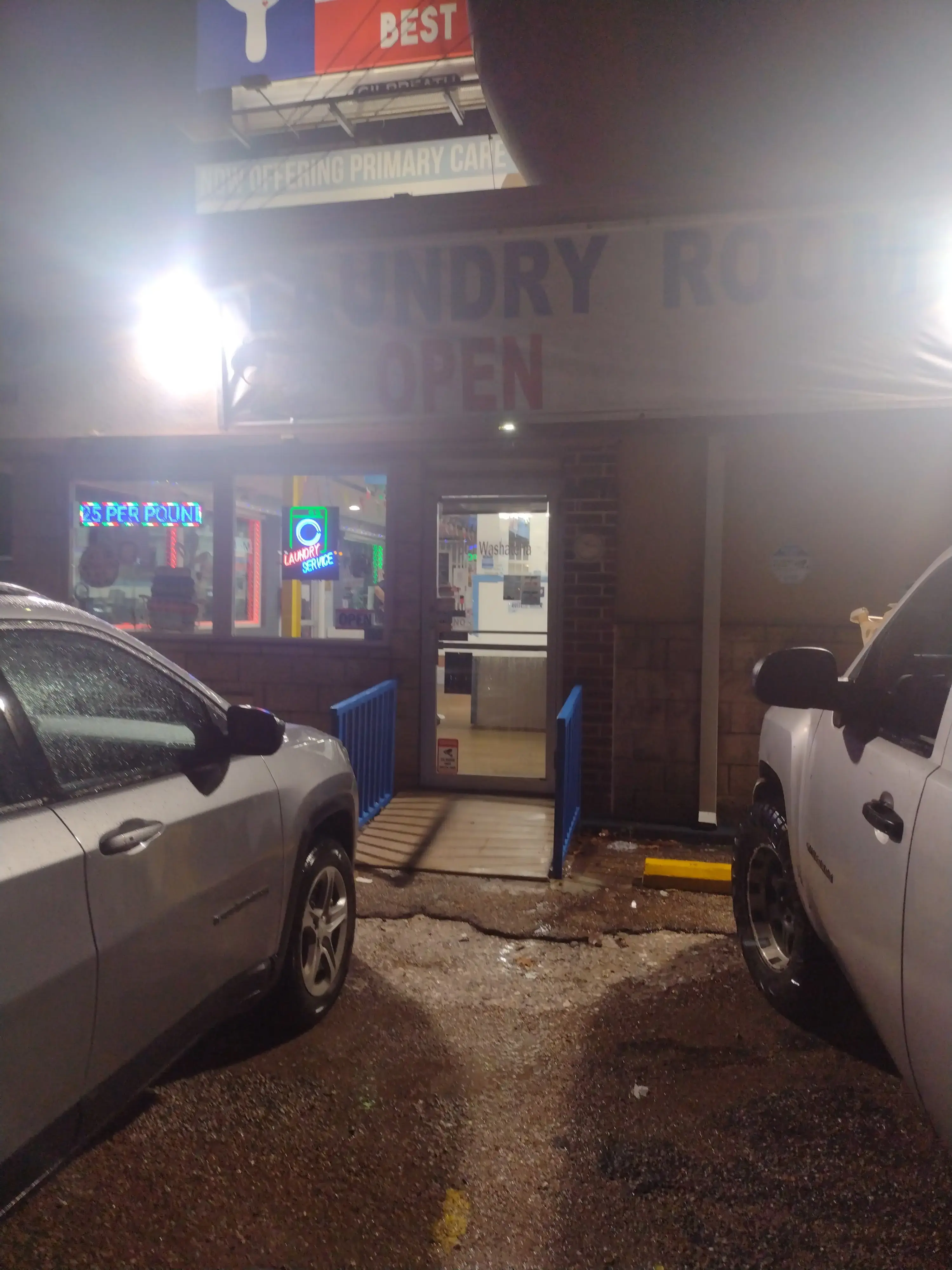 501 Washateria - Image 10