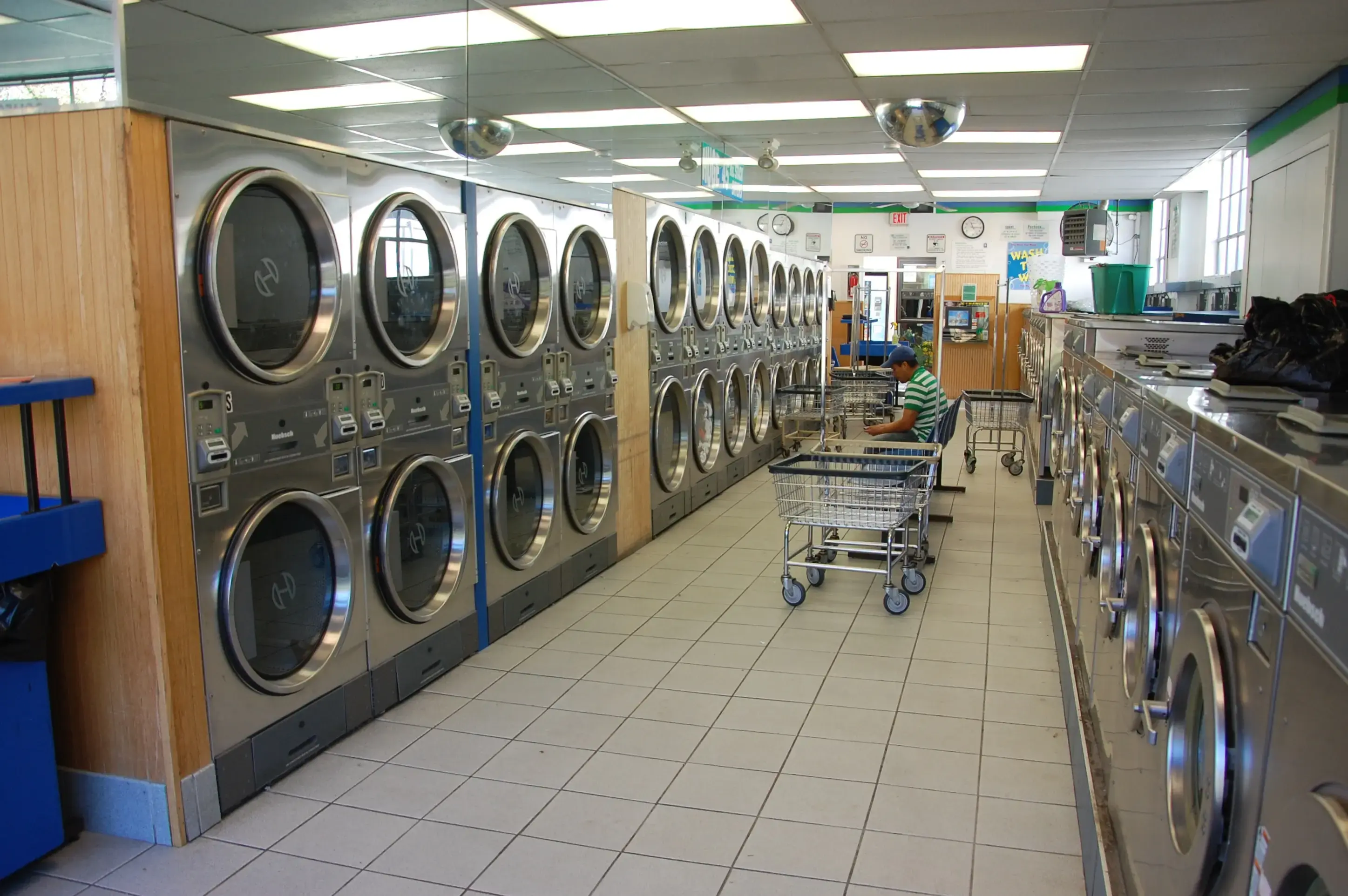 520 Lexington Ave Laundromat thumbnail 3