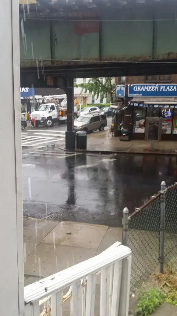 55 Roosevelt Laundromat thumbnail 6