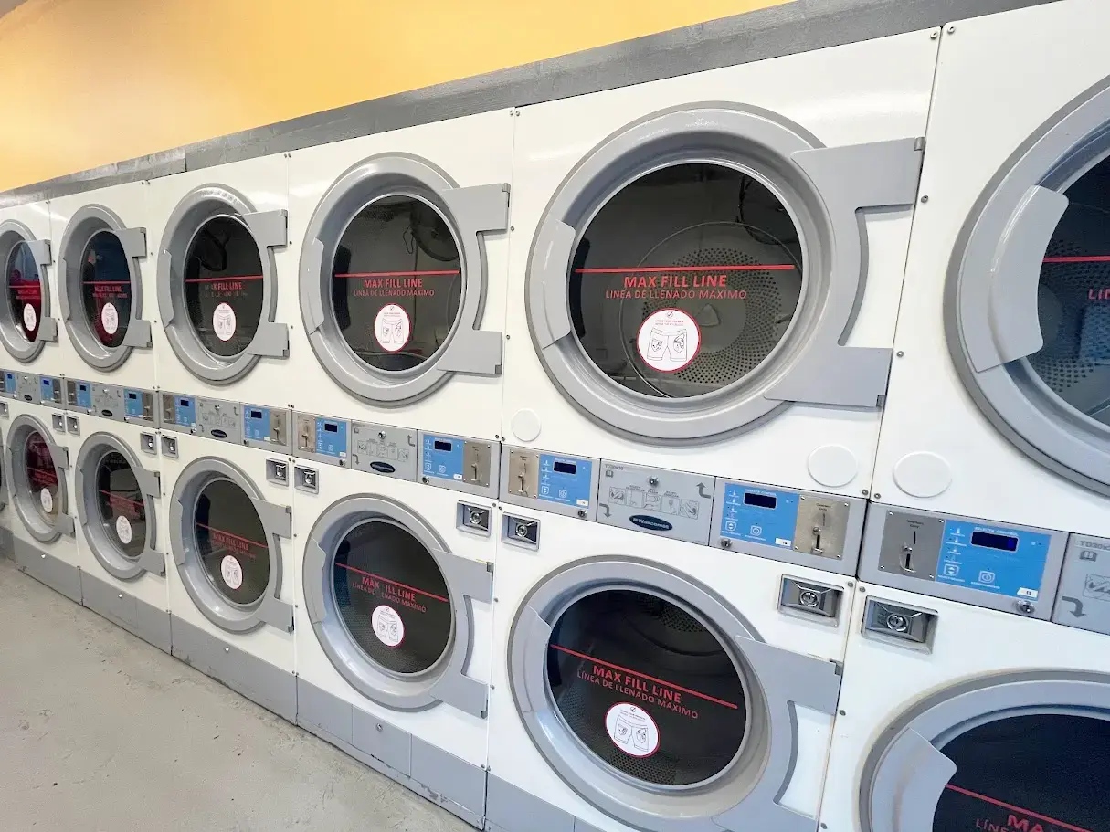 5th Street Laundromat - Image 7