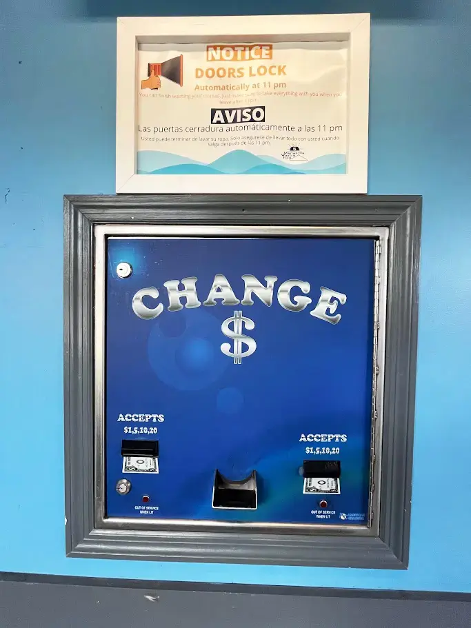 5th Street Laundromat - Image 4