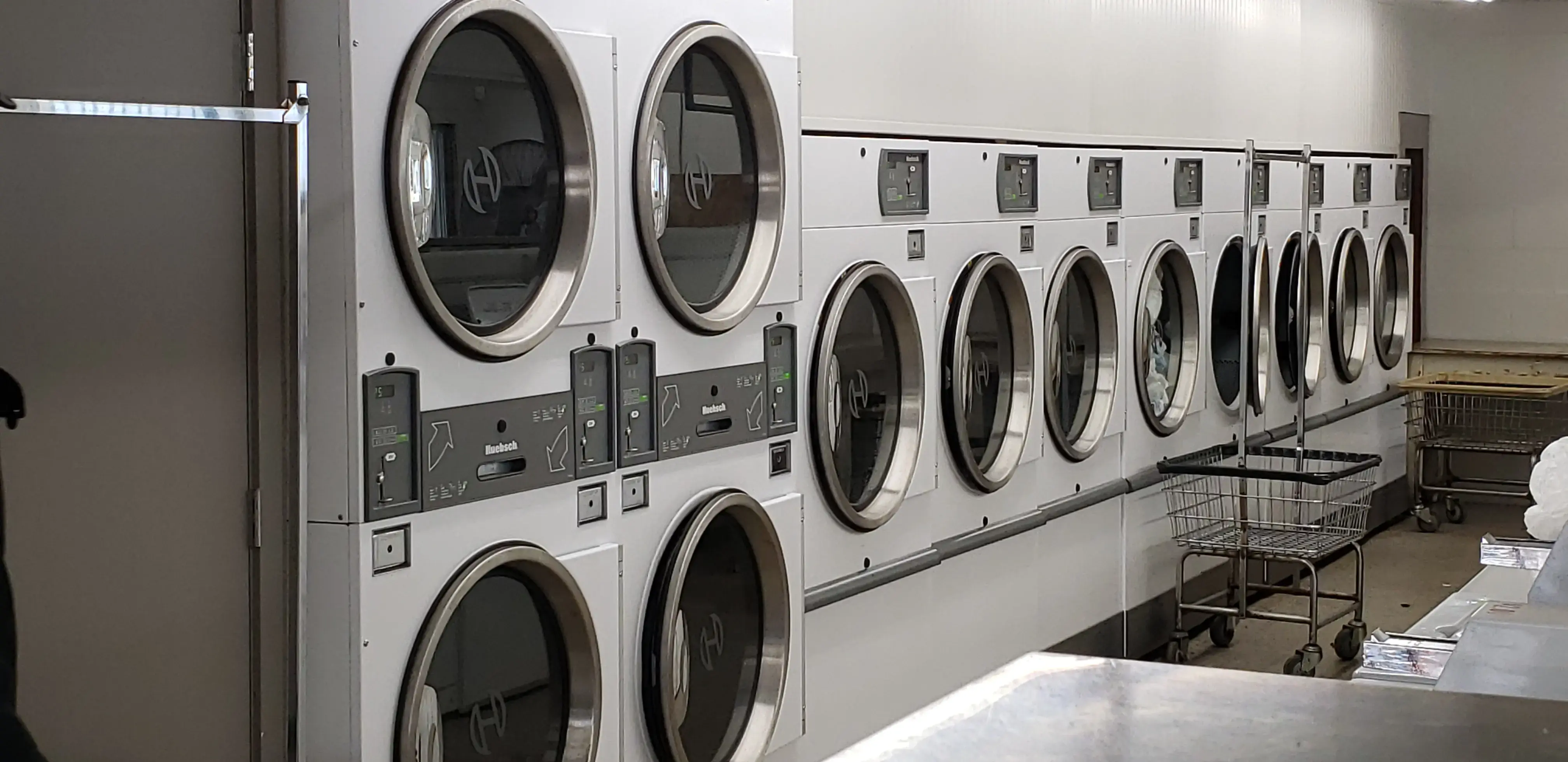 6th Street Coin Laundry - Image 17