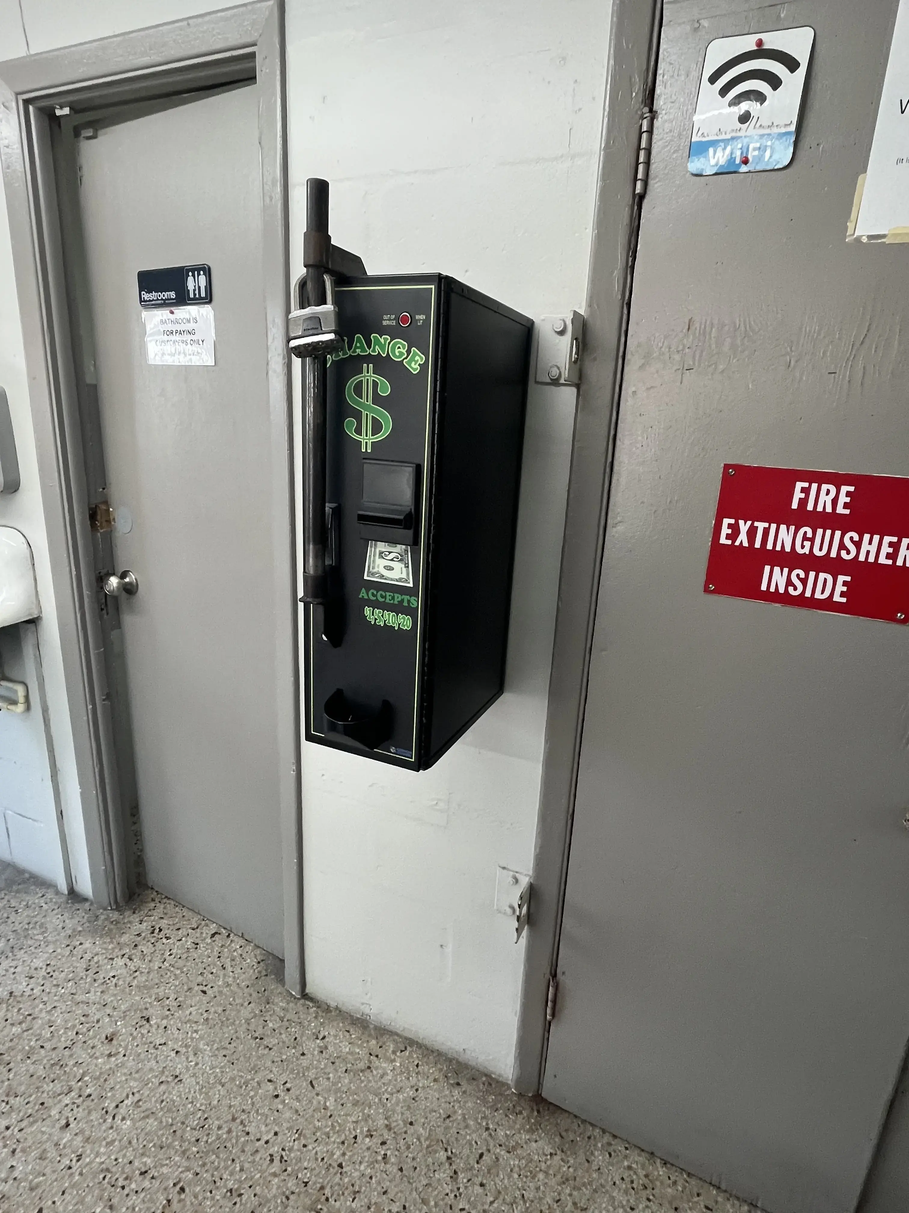 6th Street Coin Laundry - Image 6