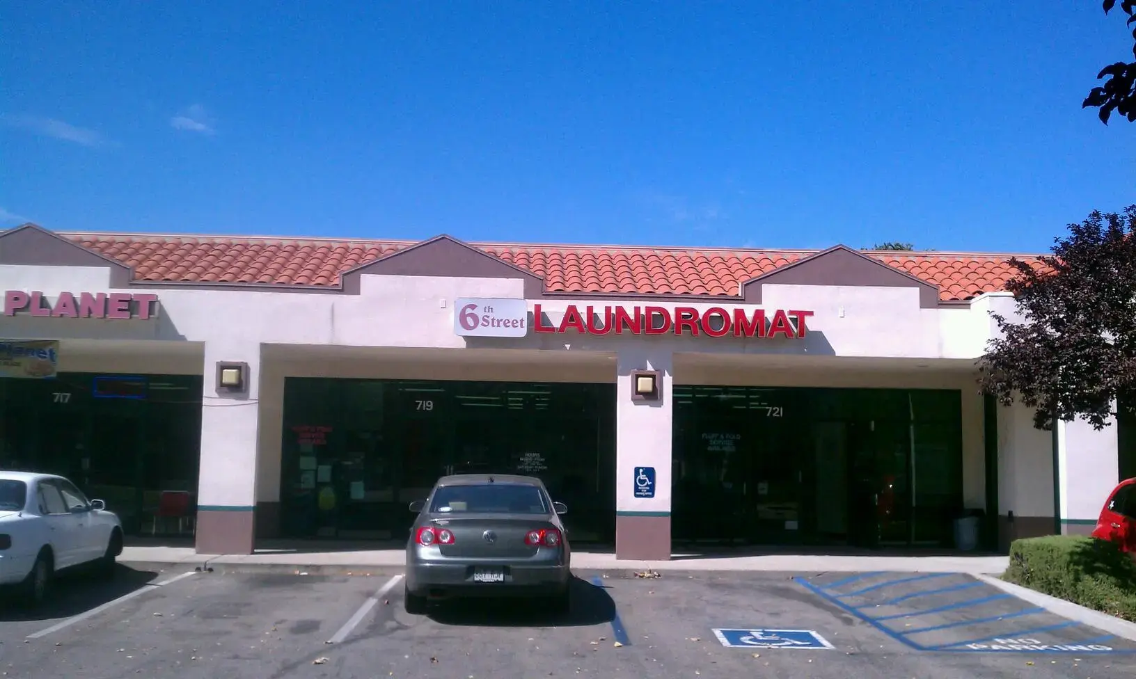 6th Street Laundromat thumbnail 11