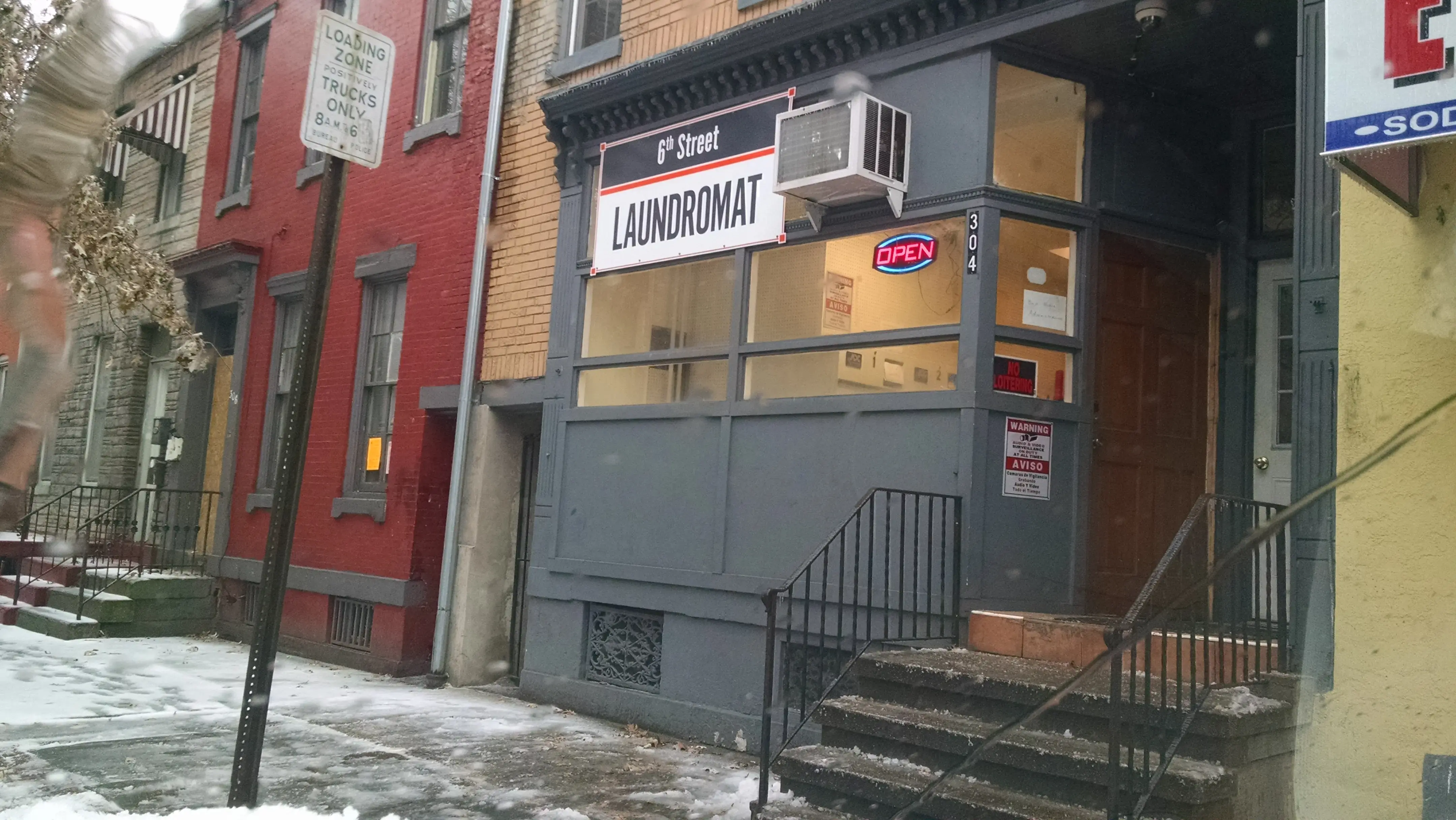 6th Street Laundromat - Image 2
