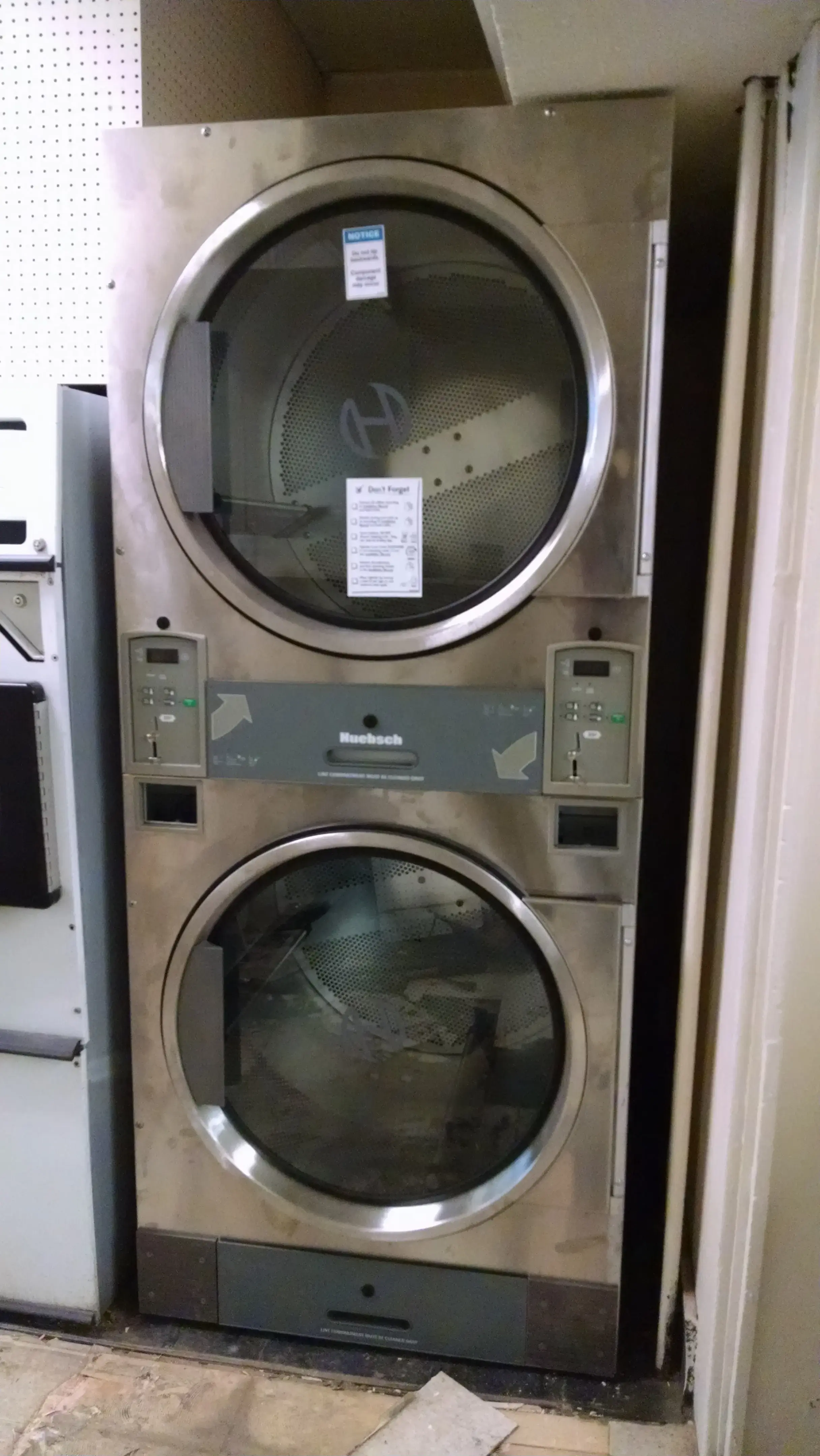 6th Street Laundromat - Image 6