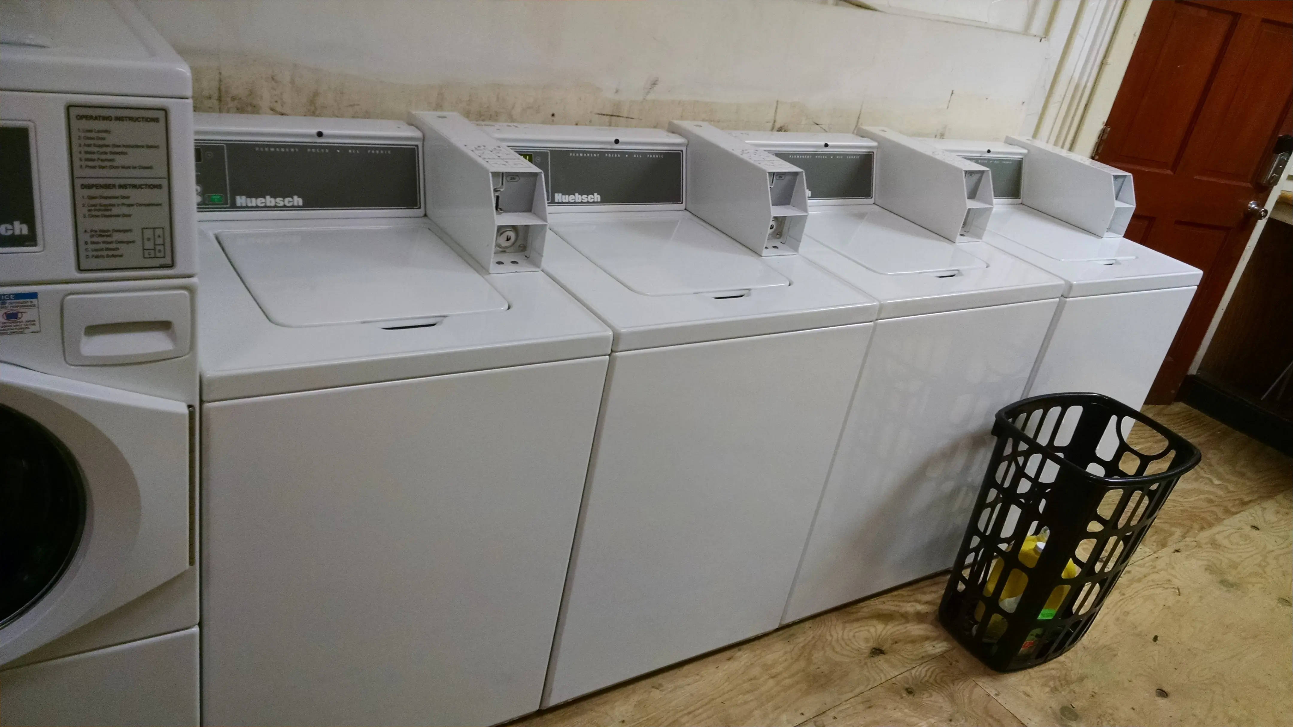 6th Street Laundromat - Image 5
