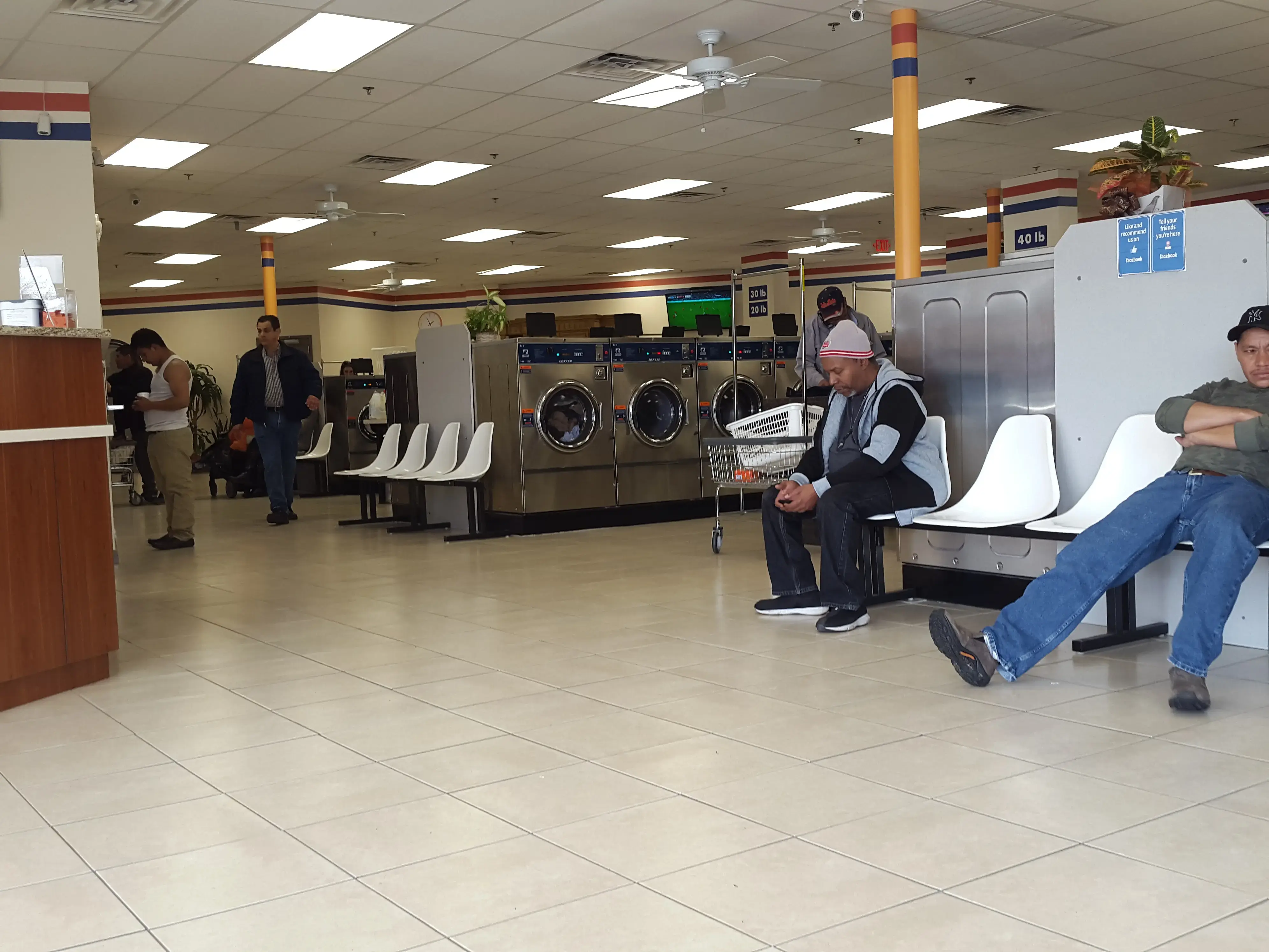 7 Star Laundromat thumbnail 5