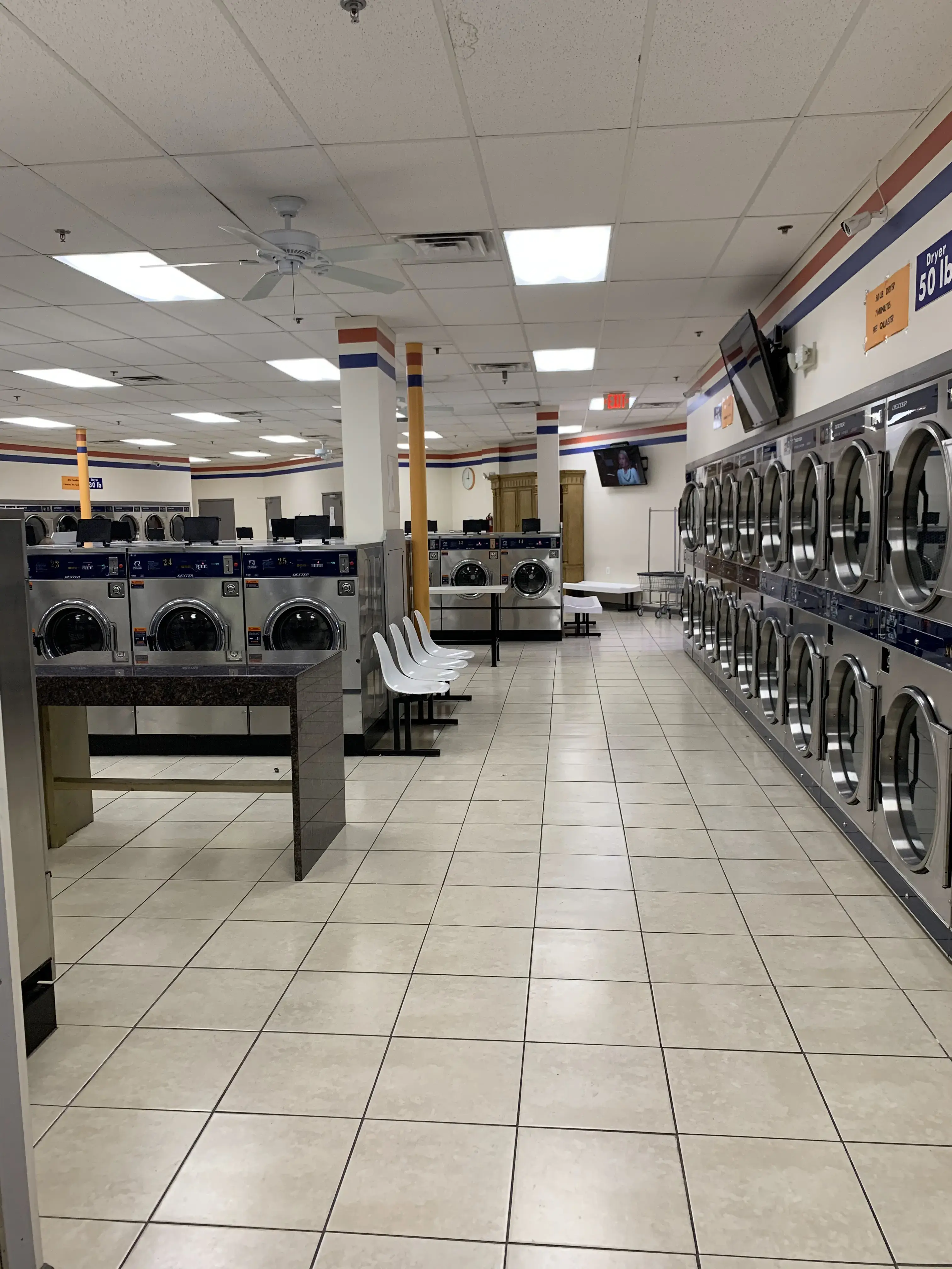 7 Star Laundromat thumbnail 4
