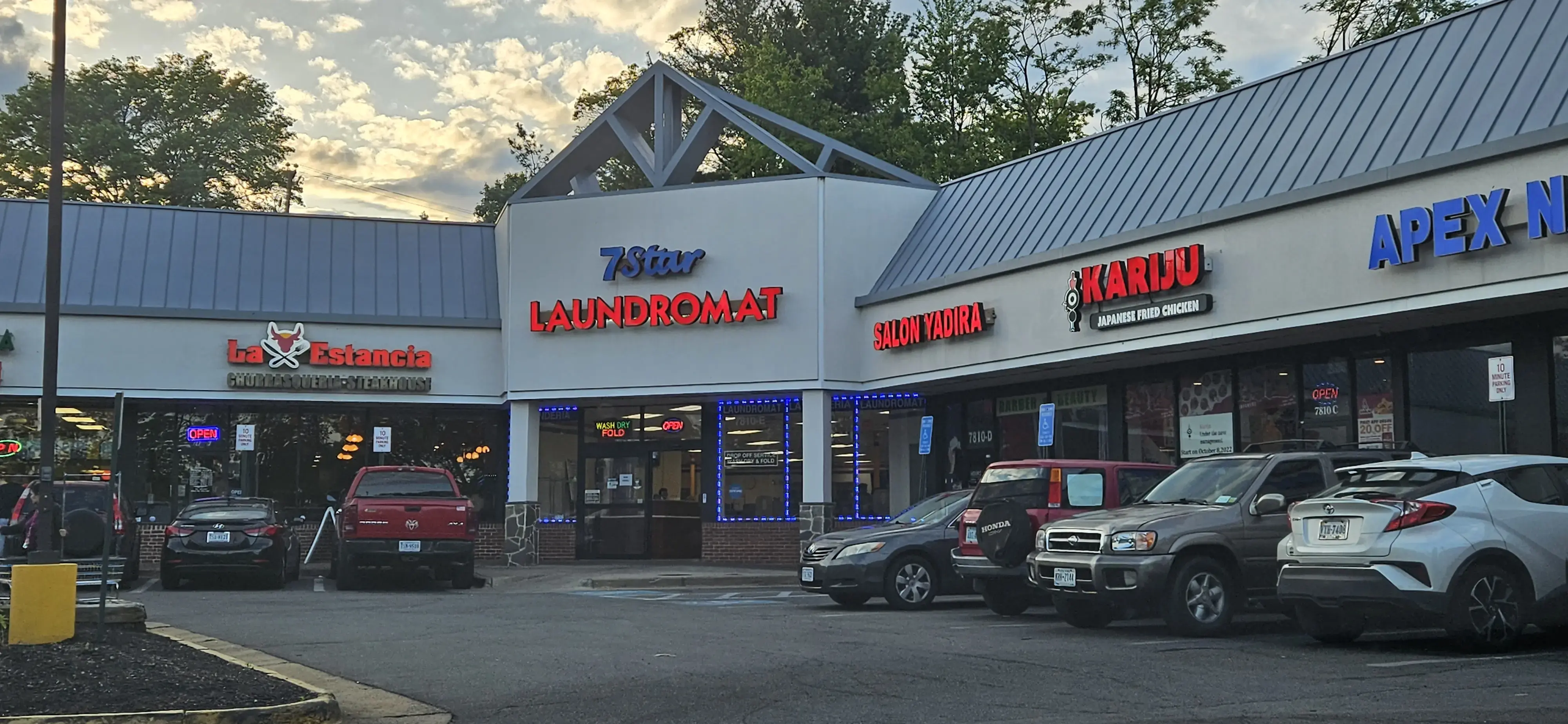 7 Star Laundromat - Image 12