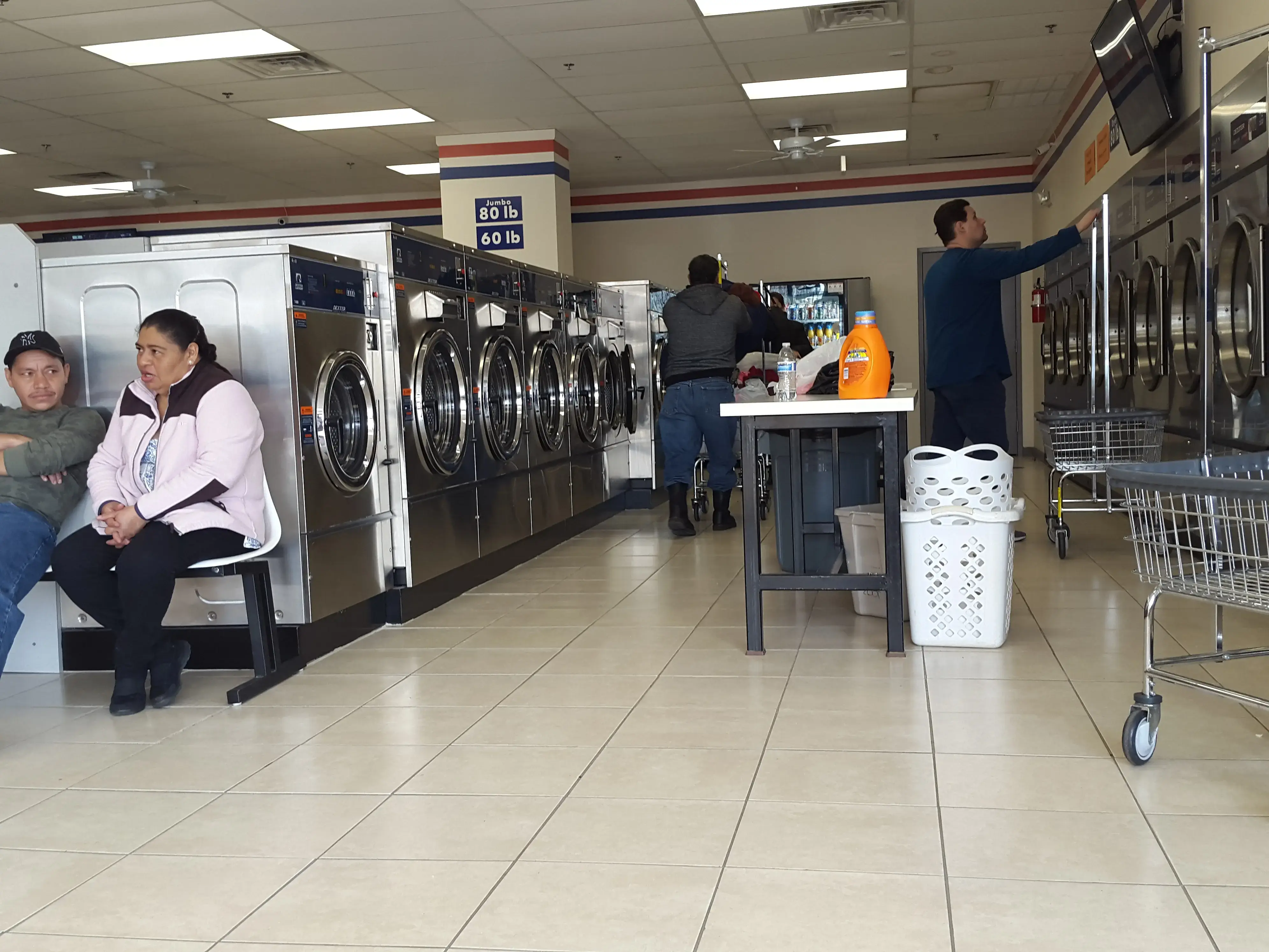 7 Star Laundromat thumbnail 3