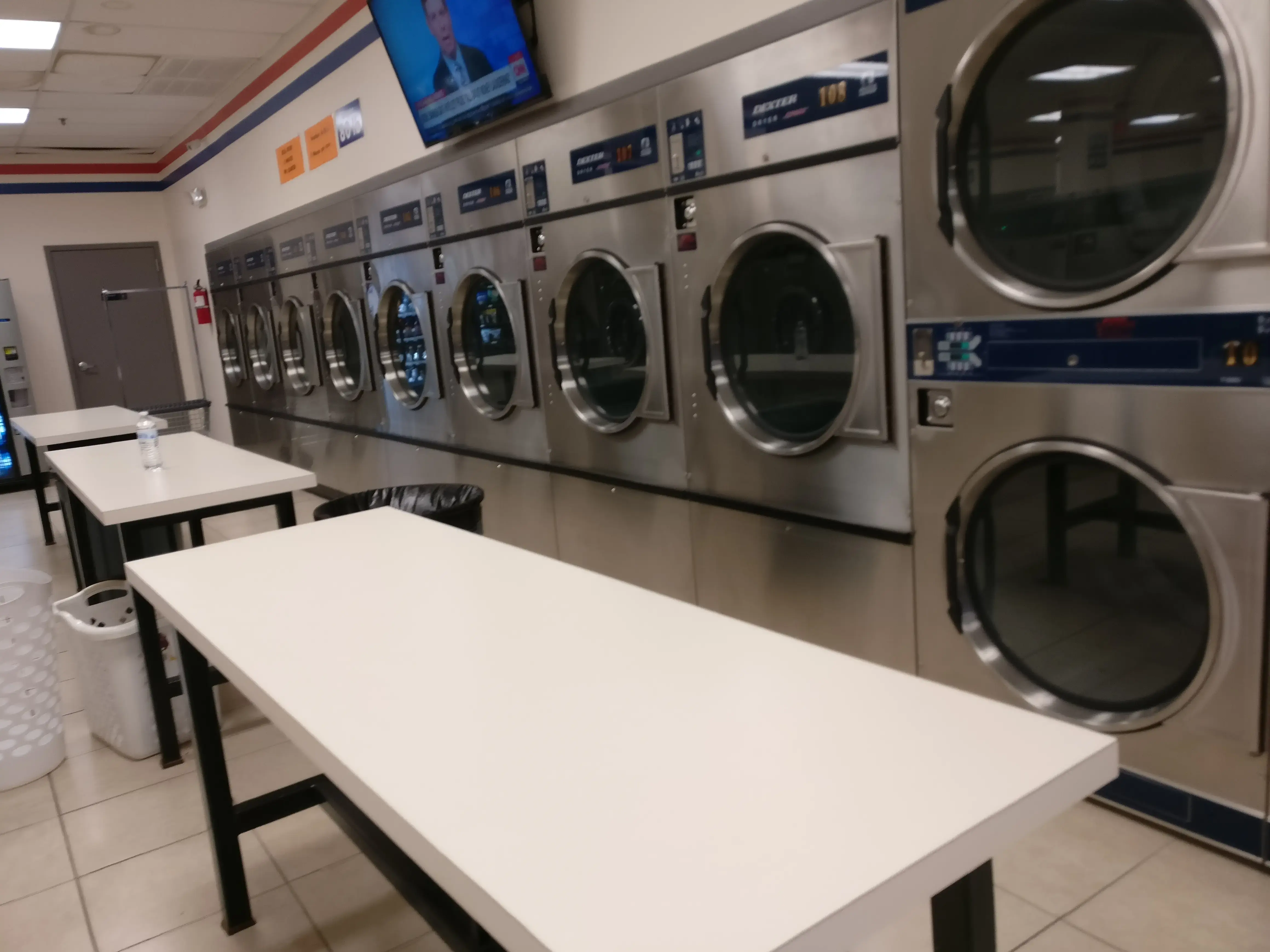 7 Star Laundromat - Image 10