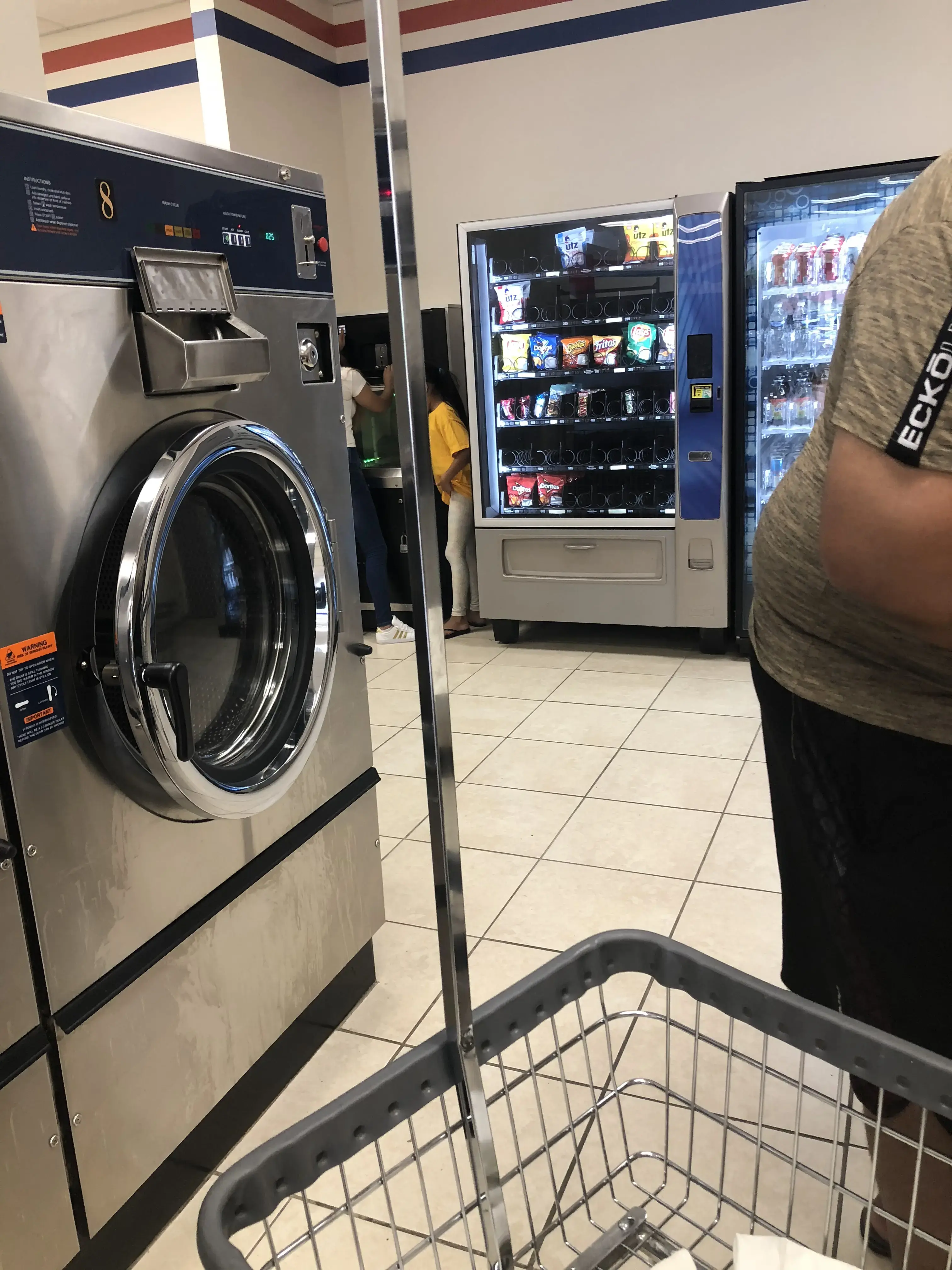 7 Star Laundromat - Image 17