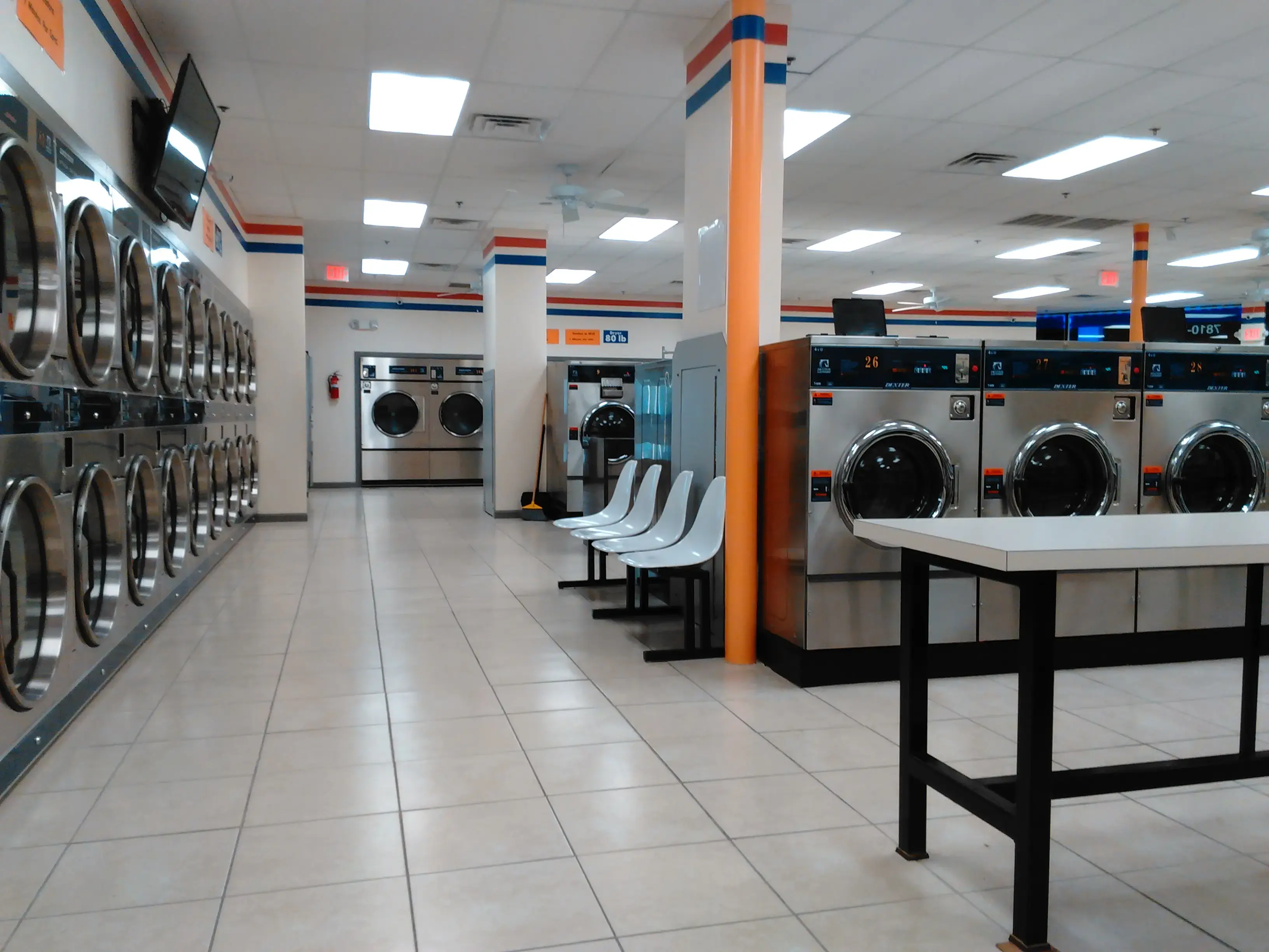 7 Star Laundromat thumbnail 8