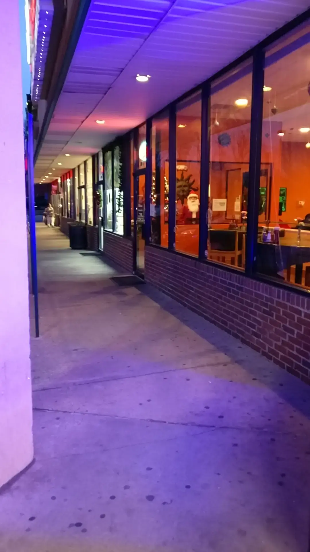7 Star Laundromat - Image 7