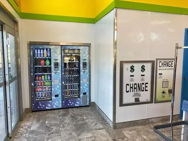 70 & Summer Coin Laundry - Image 9