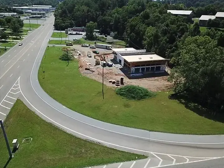 70 & Summer Coin Laundry - Image 8