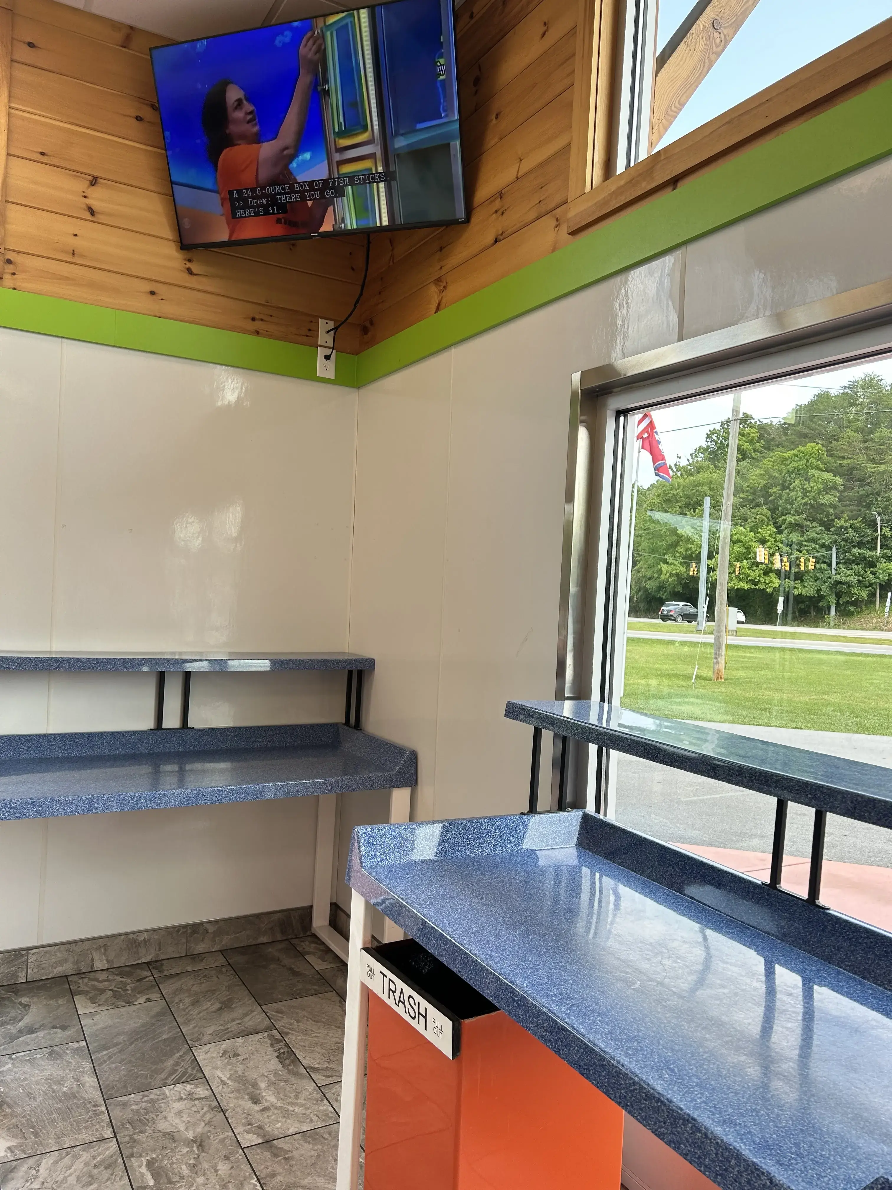 70 & Summer Coin Laundry thumbnail 10