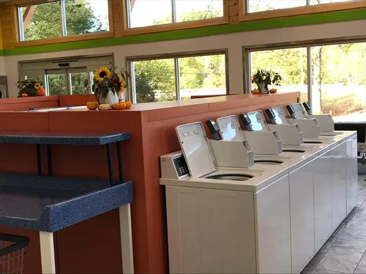 70 & Summer Coin Laundry thumbnail 1