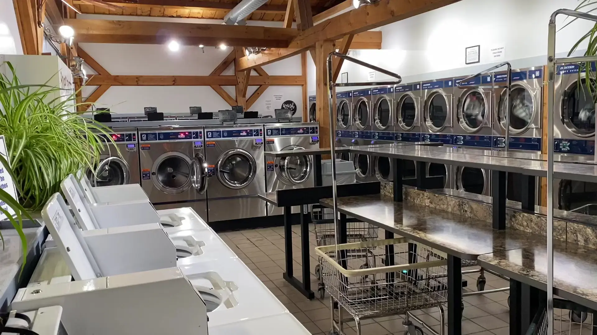 75 Broadway Laundromat thumbnail 2