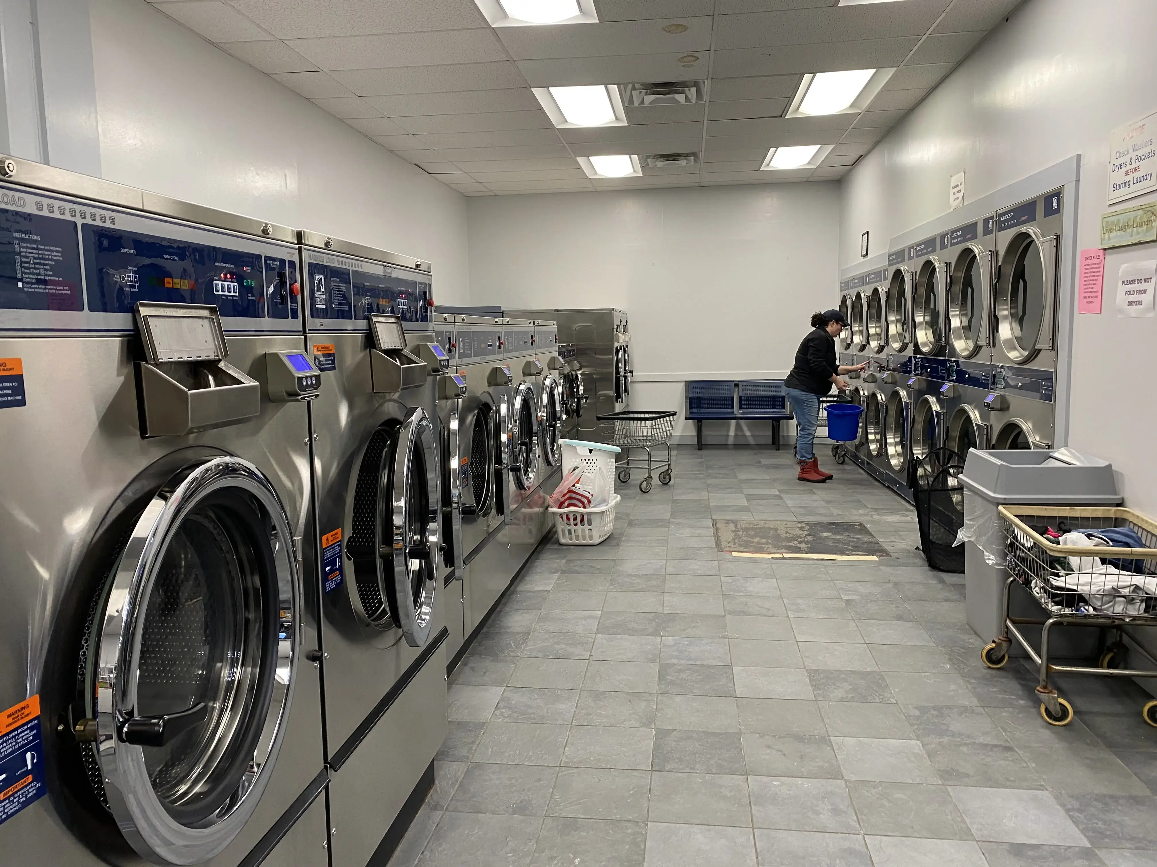 75 Broadway Laundromat - Image 4