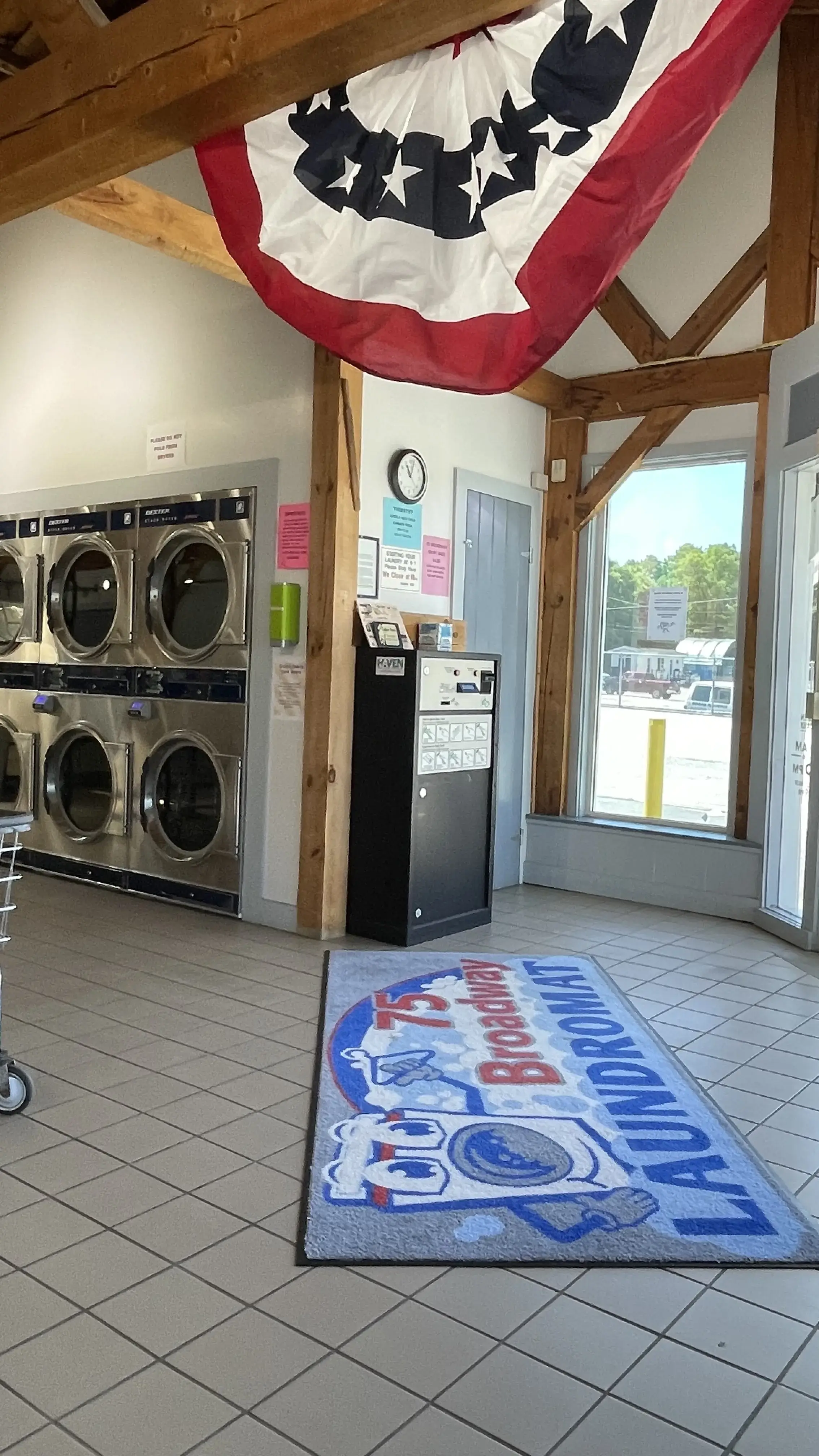 75 Broadway Laundromat - Image 20