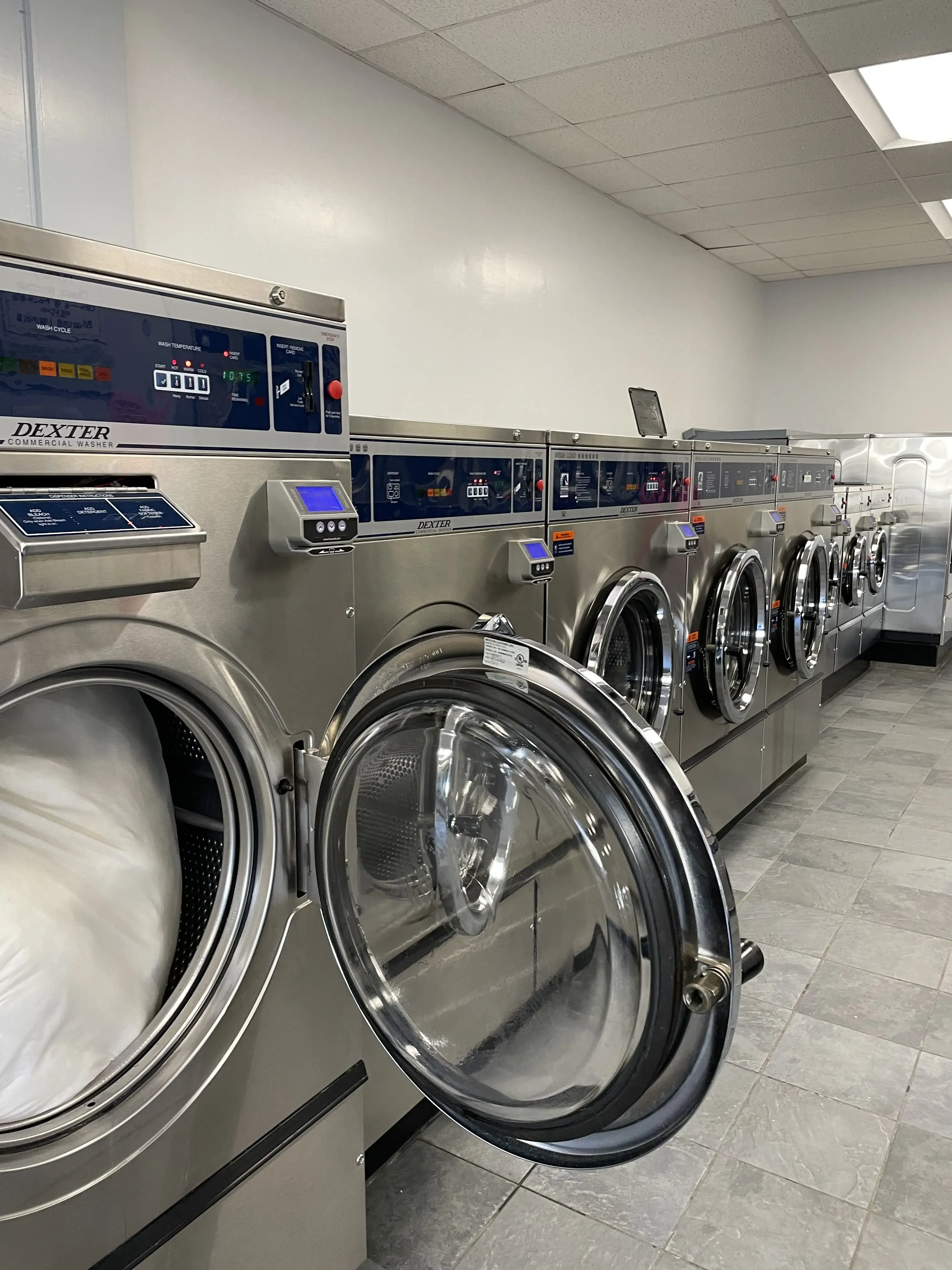 75 Broadway Laundromat - Image 3