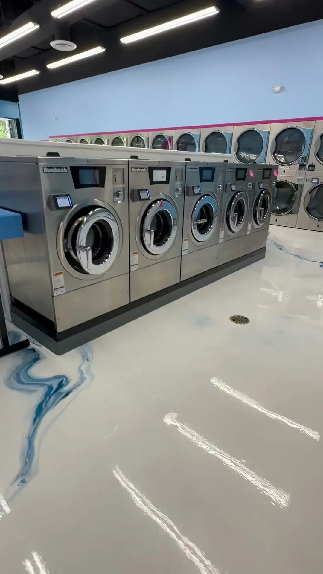 809 laundromat thumbnail 2