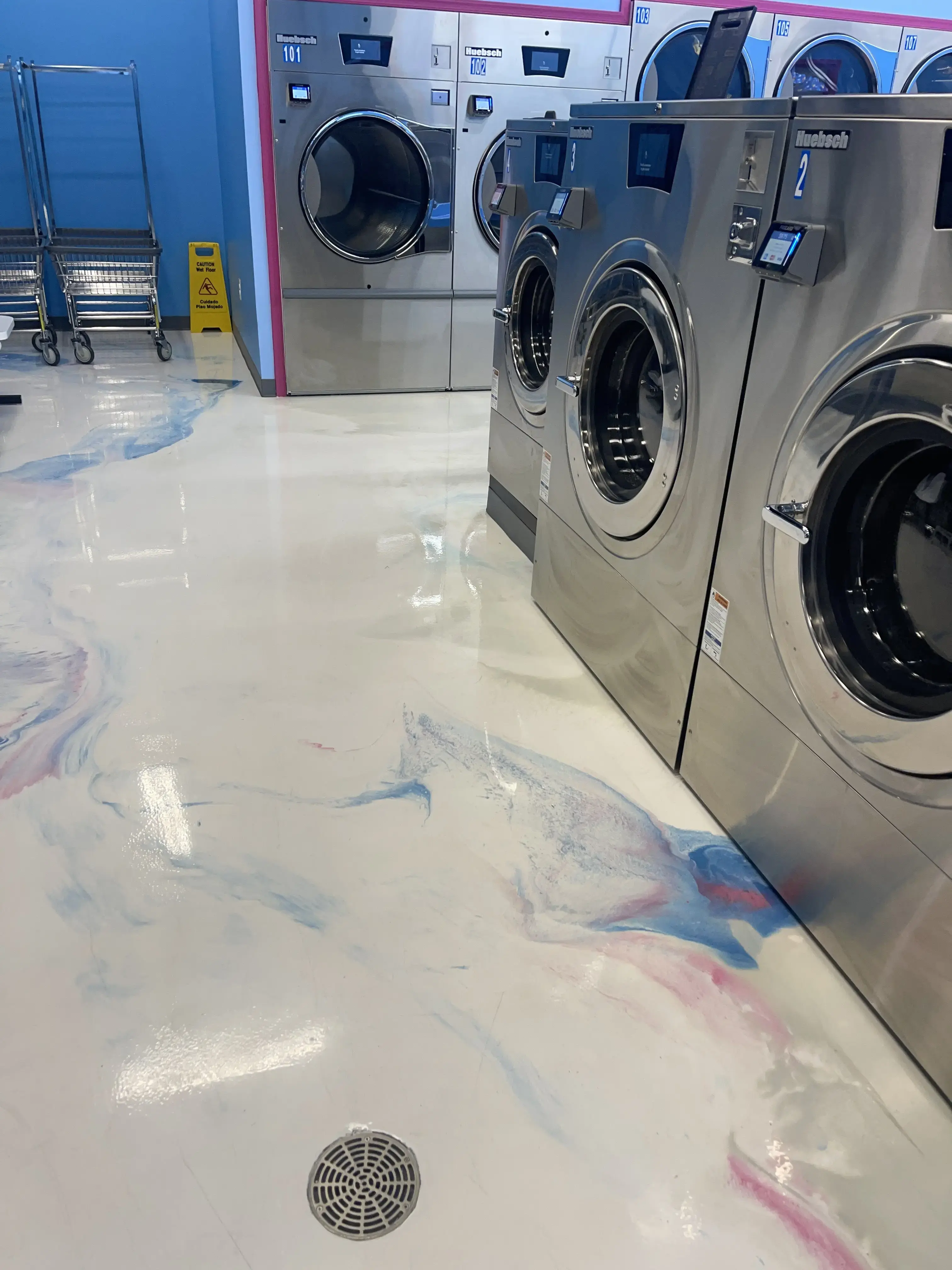 809 laundromat thumbnail 6