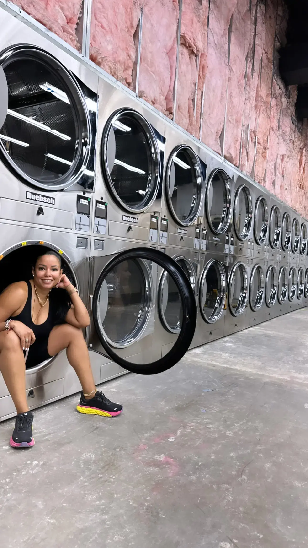 809 laundromat thumbnail 12