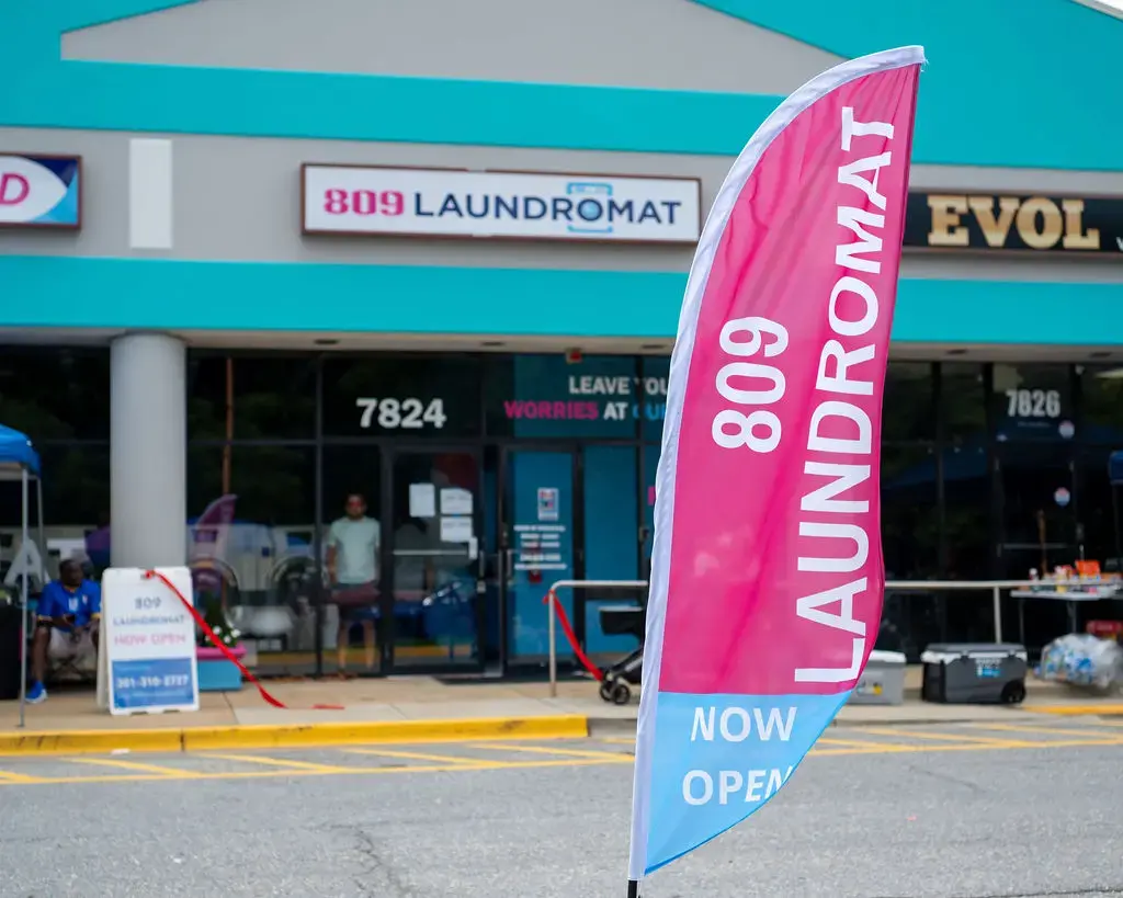 809 laundromat thumbnail 4