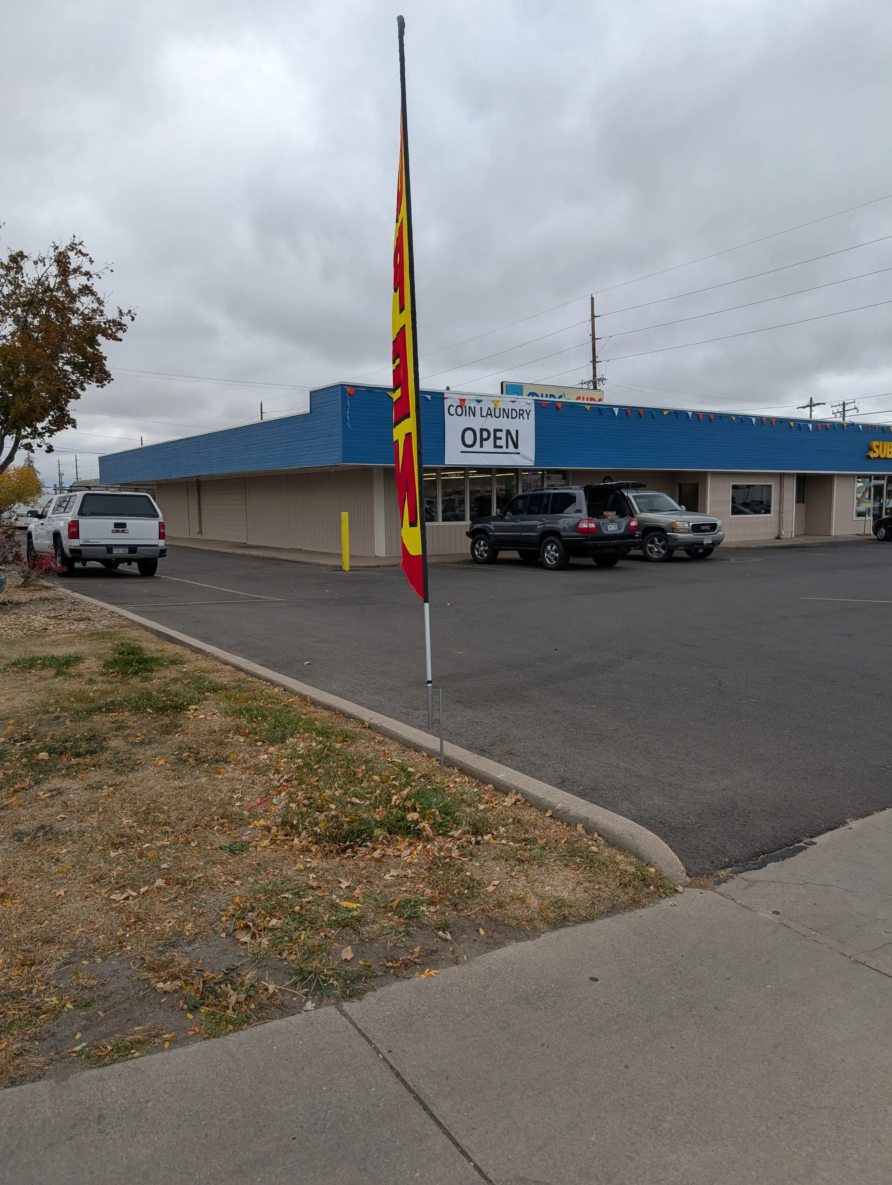 8th Ave Laundry - Laundromat thumbnail 6