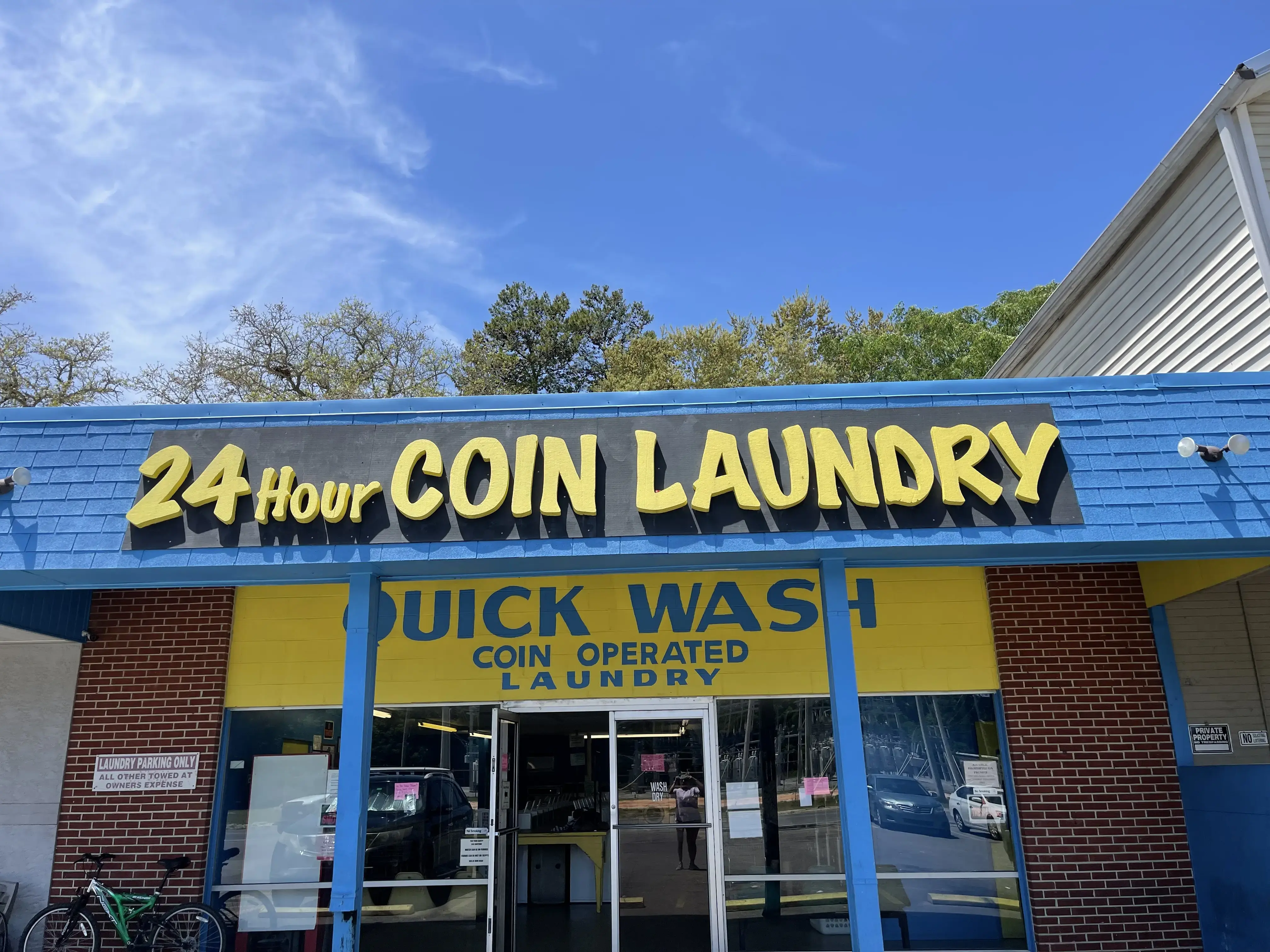 A 24 Hour Coin Laundry - Lavandería con monedas las 24 horas thumbnail 8