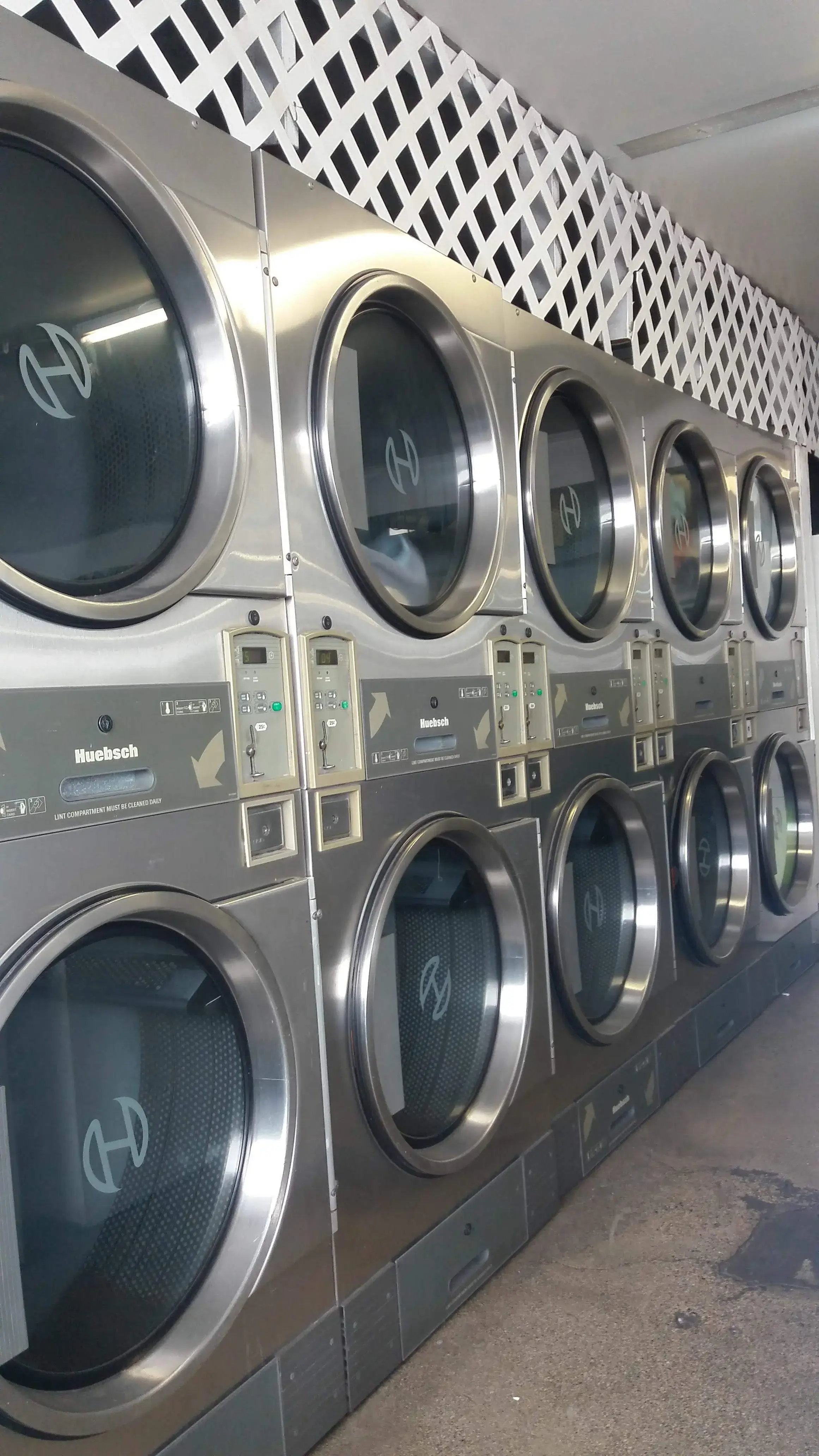A & E Laundry - Image 10