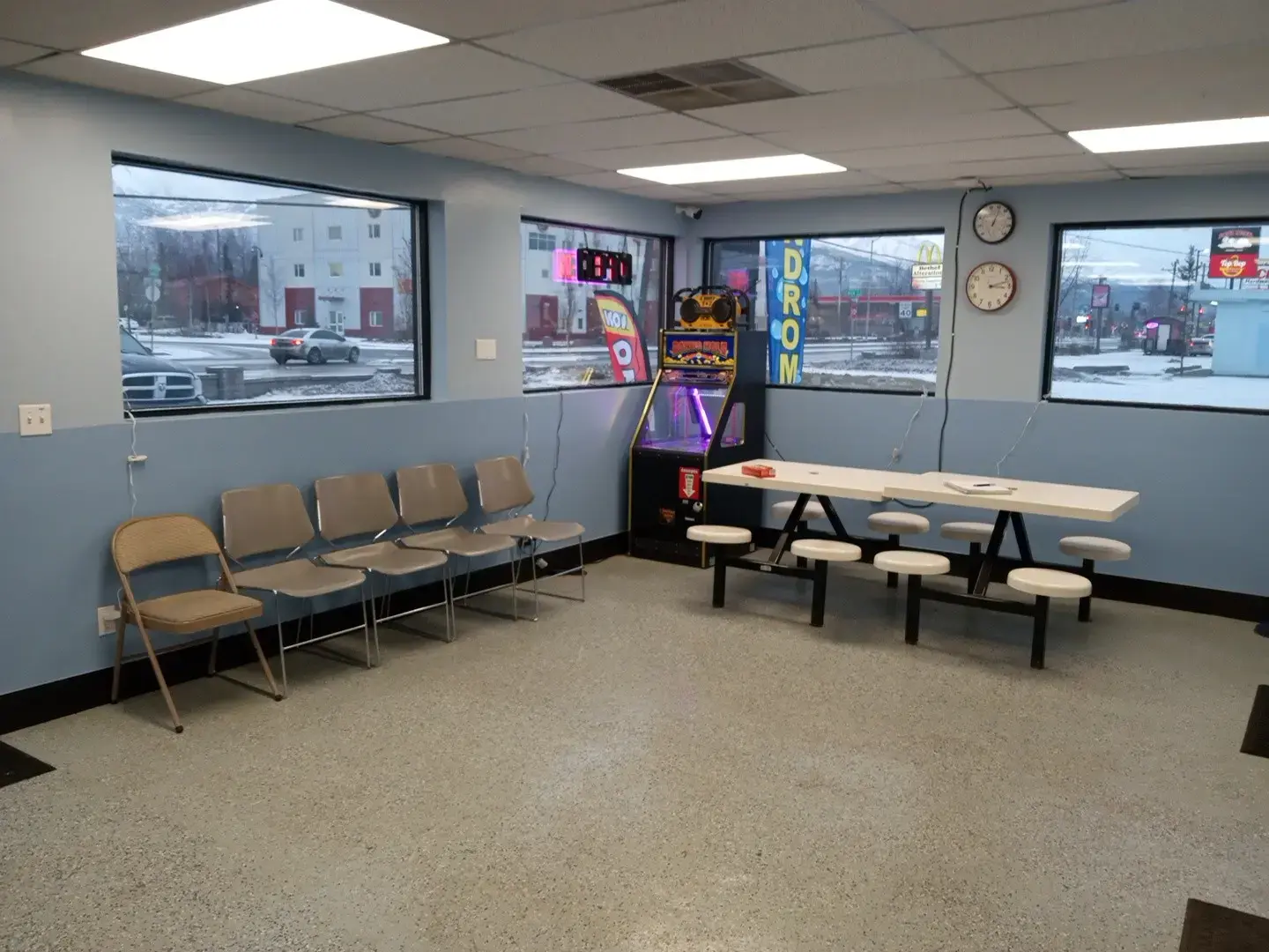 A' Laundromat - Image 7