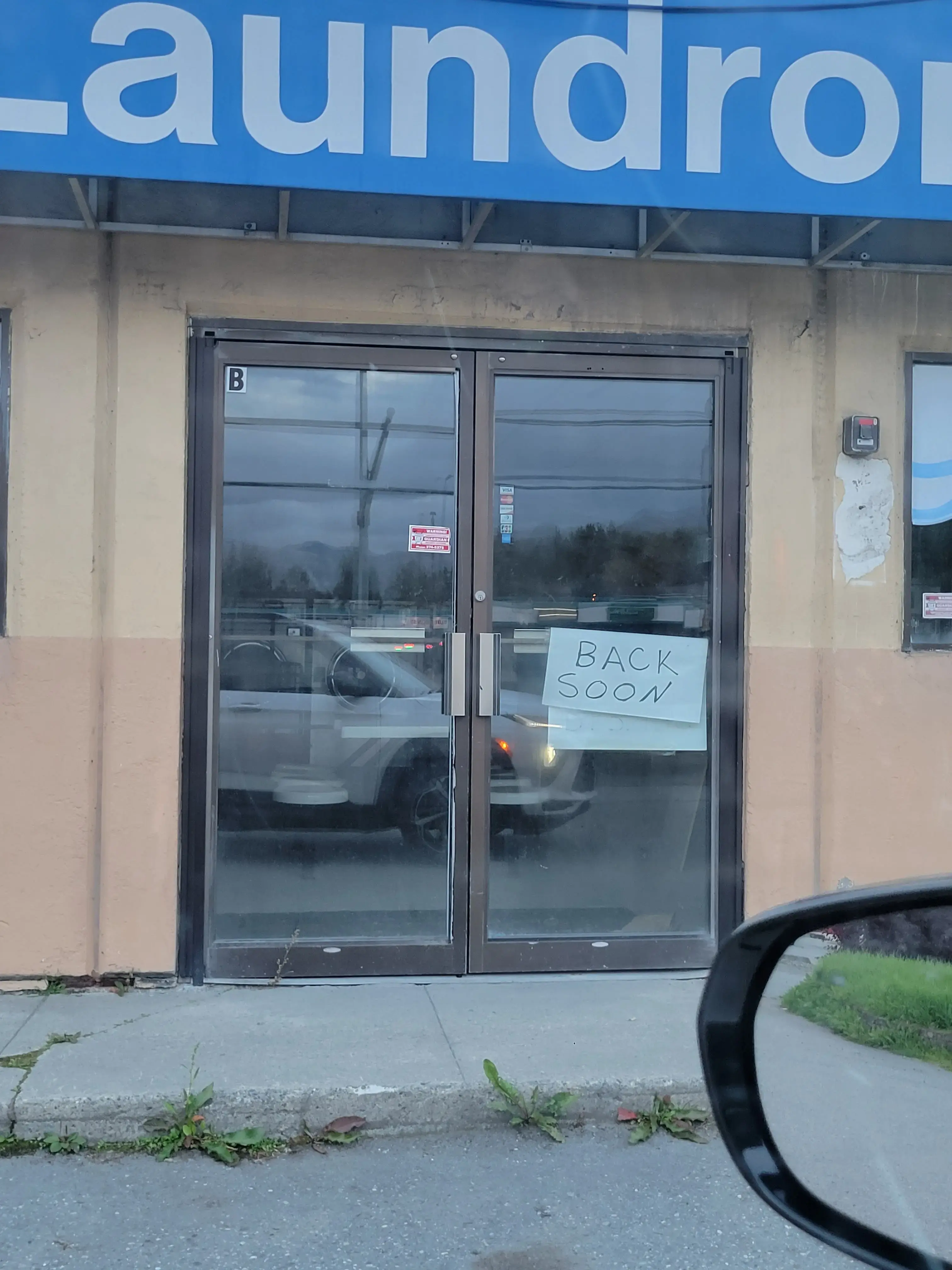 A' Laundromat thumbnail 6