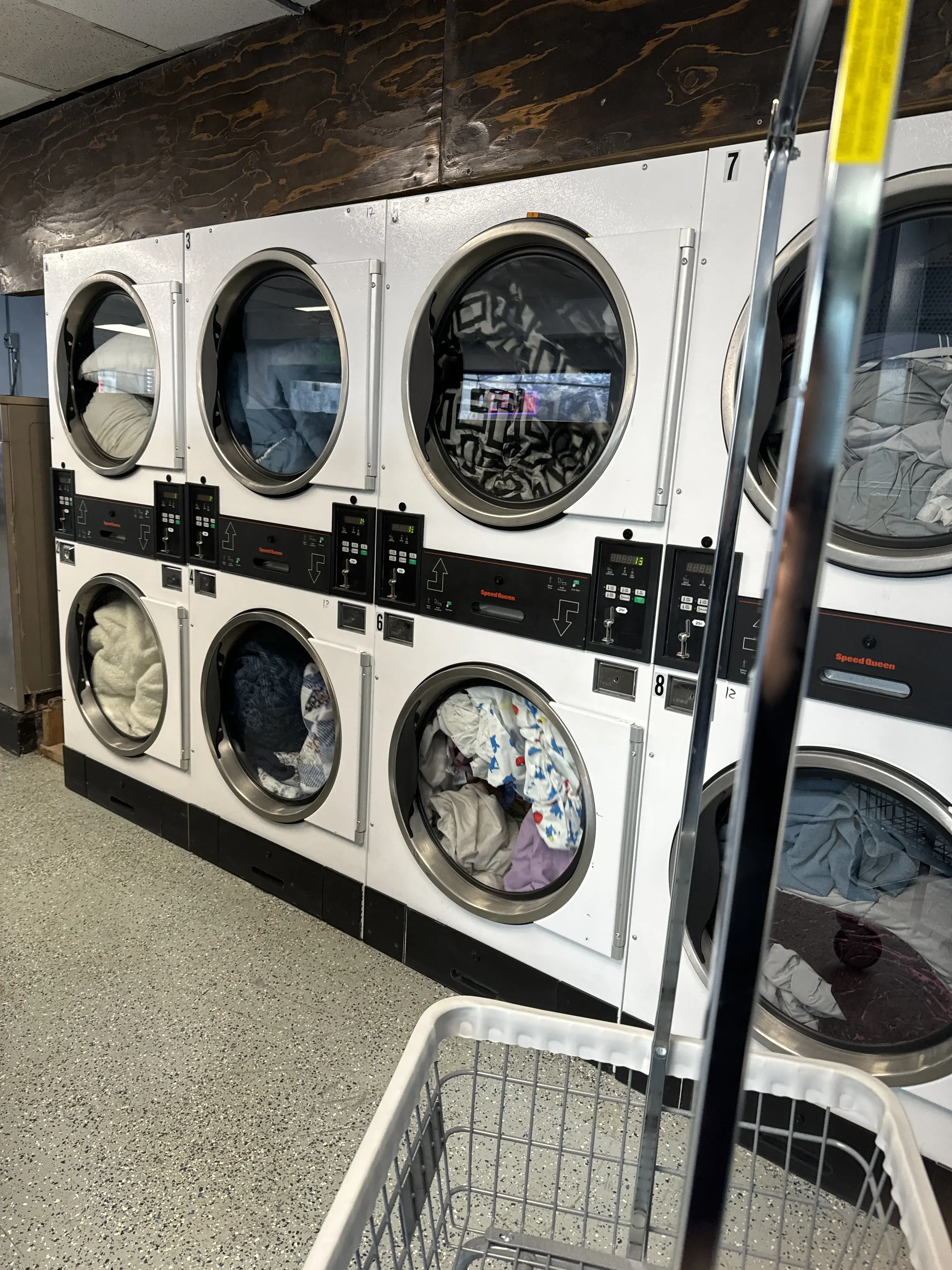 A' Laundromat - Image 5