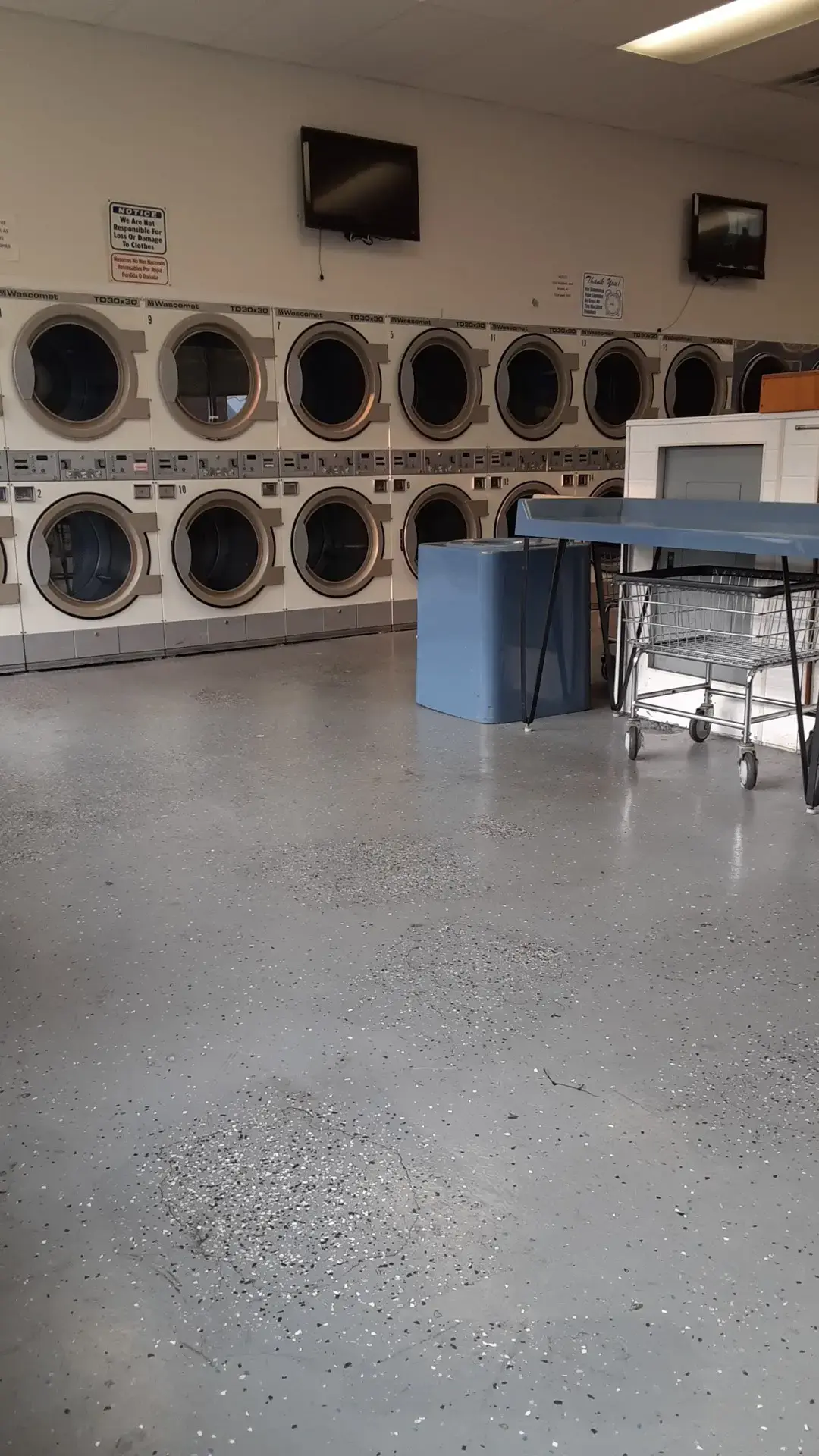 A to Z Cleaning Laundromat - Image 7
