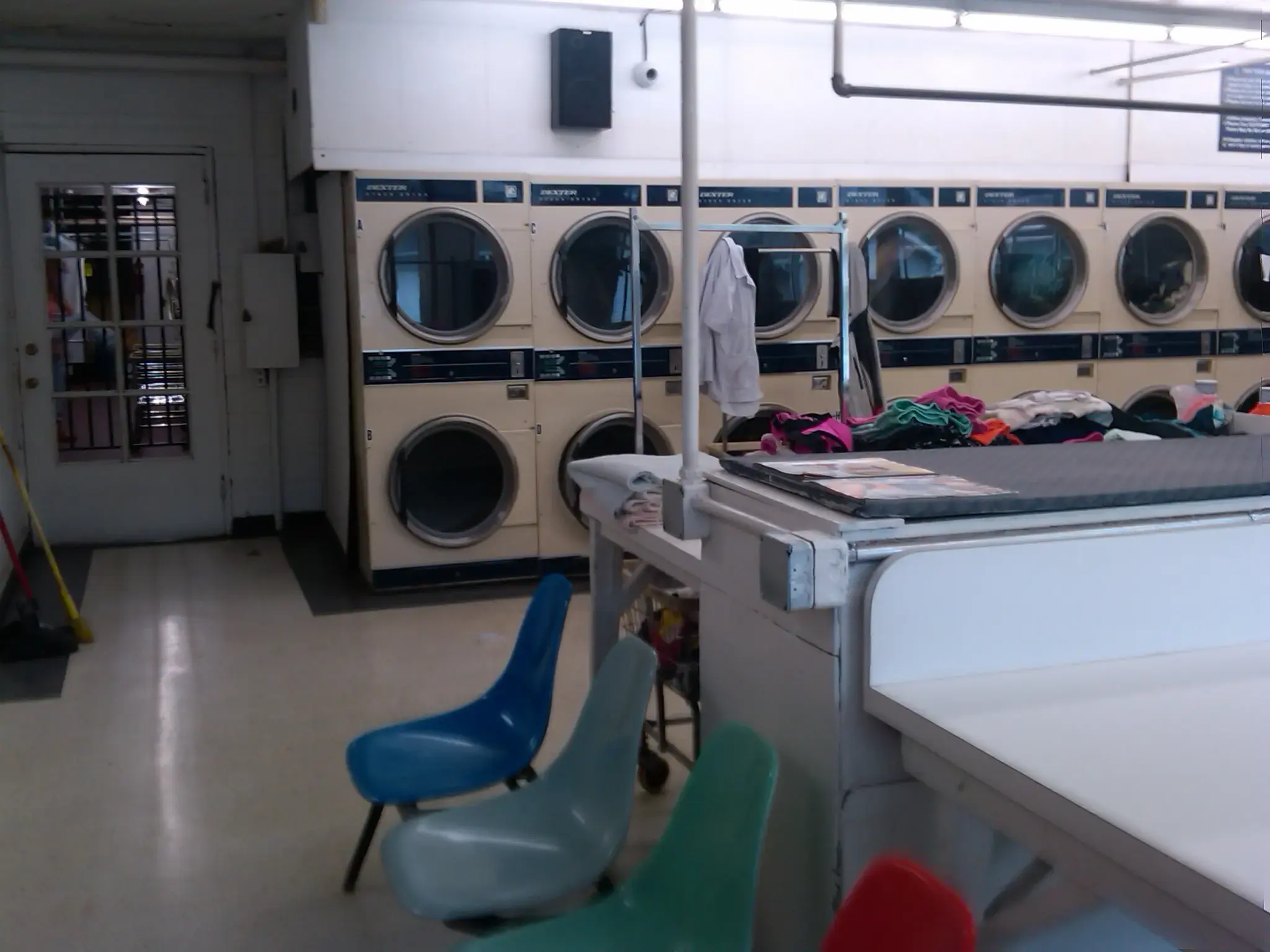 A1 Dry Cleaners & Laundromat thumbnail 15