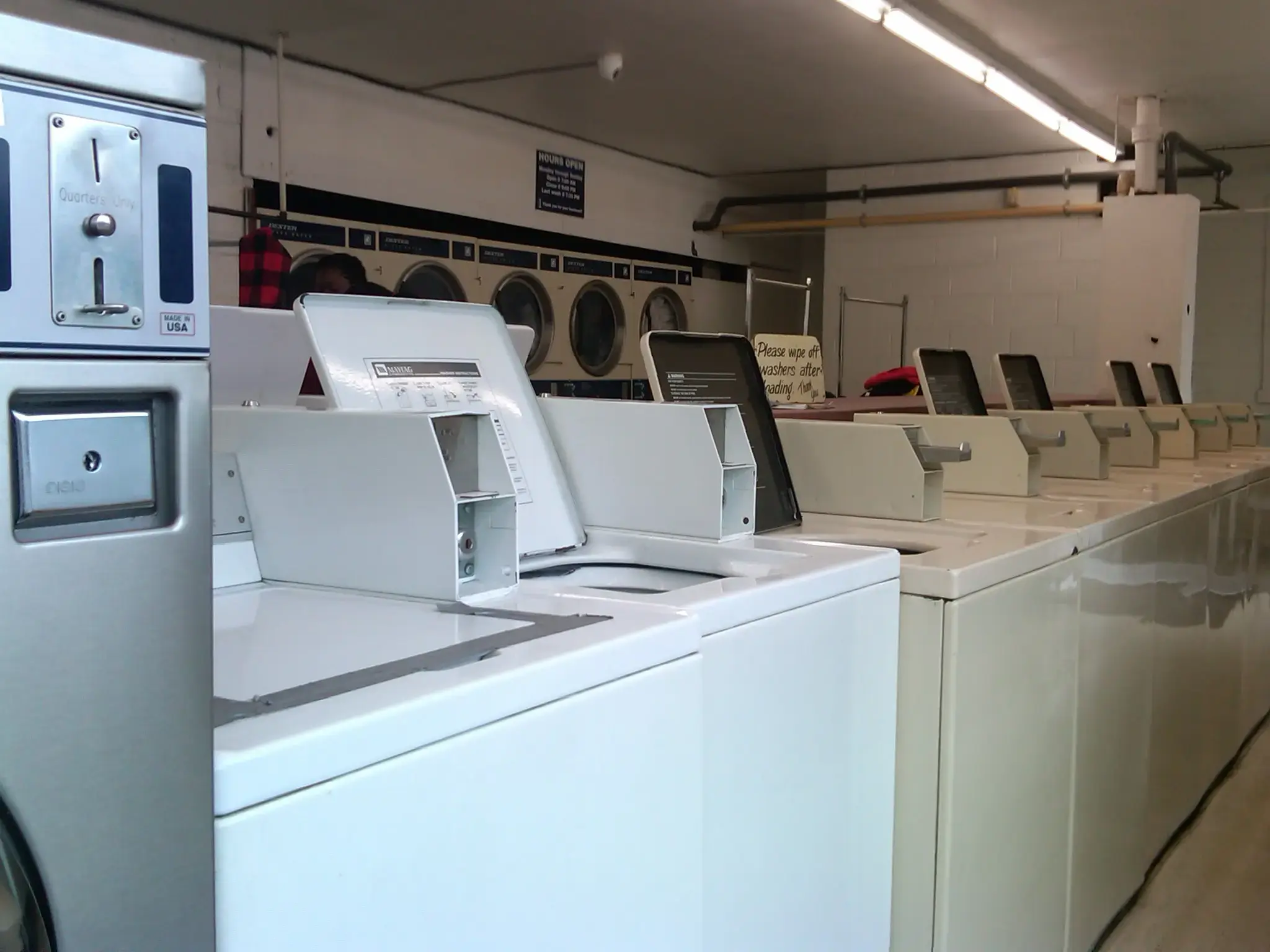 A1 Dry Cleaners & Laundromat thumbnail 2