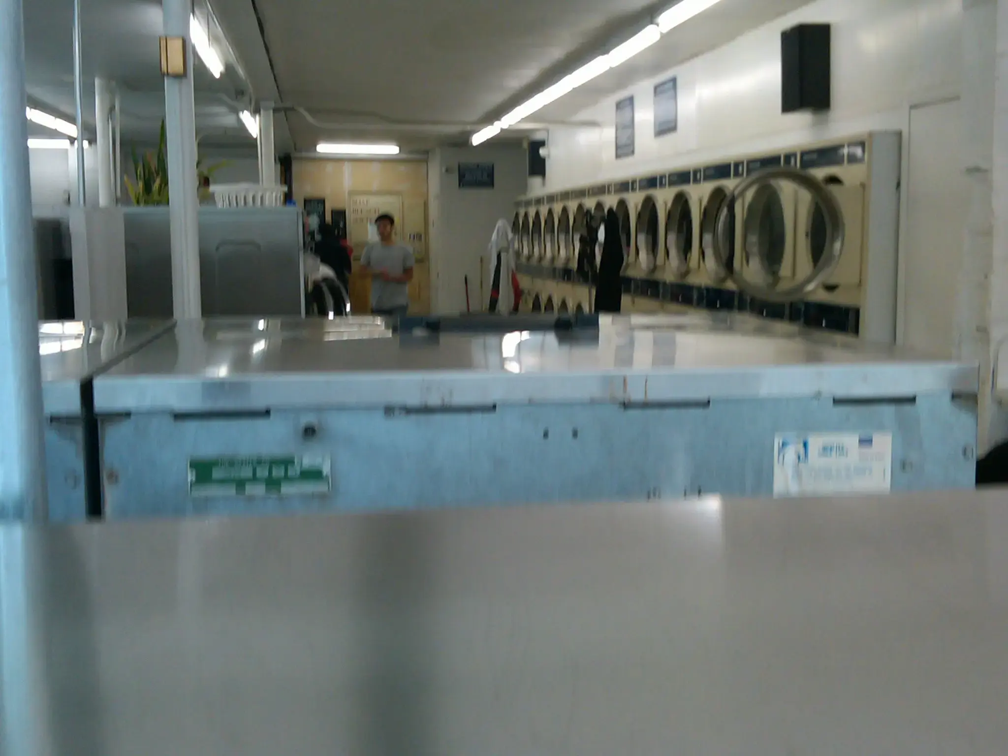 A1 Dry Cleaners & Laundromat thumbnail 7