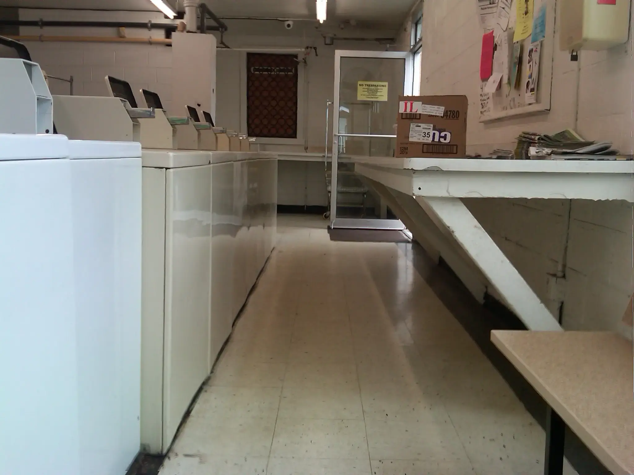 A1 Dry Cleaners & Laundromat thumbnail 5