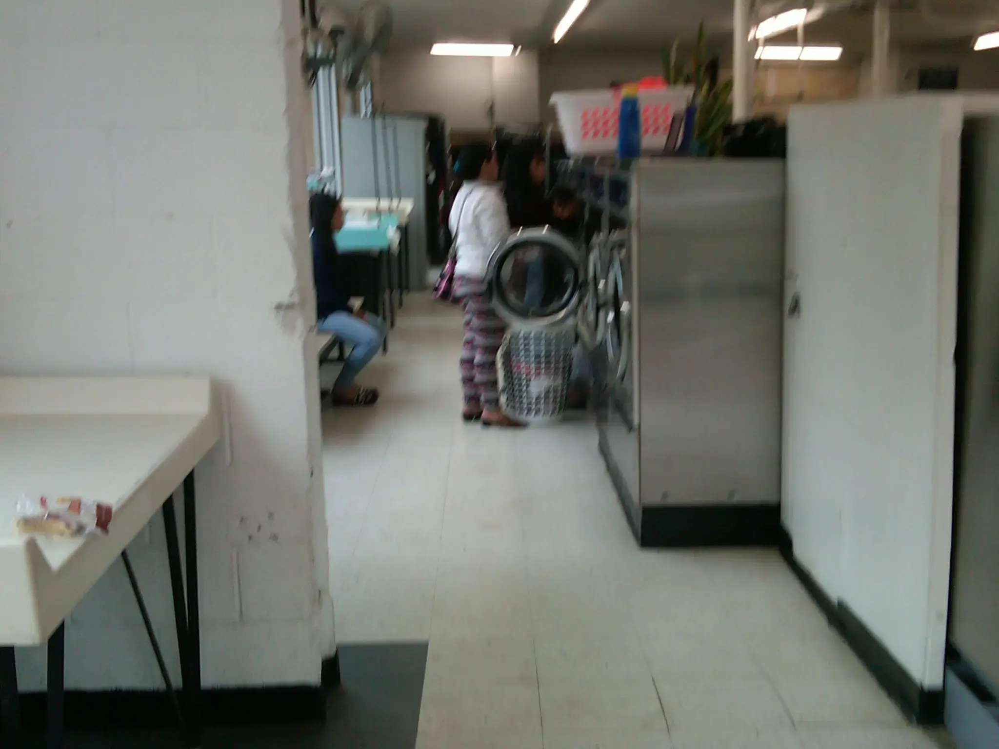 A1 Dry Cleaners & Laundromat thumbnail 13
