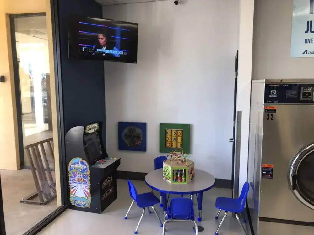 A1 Laundromat - Image 3