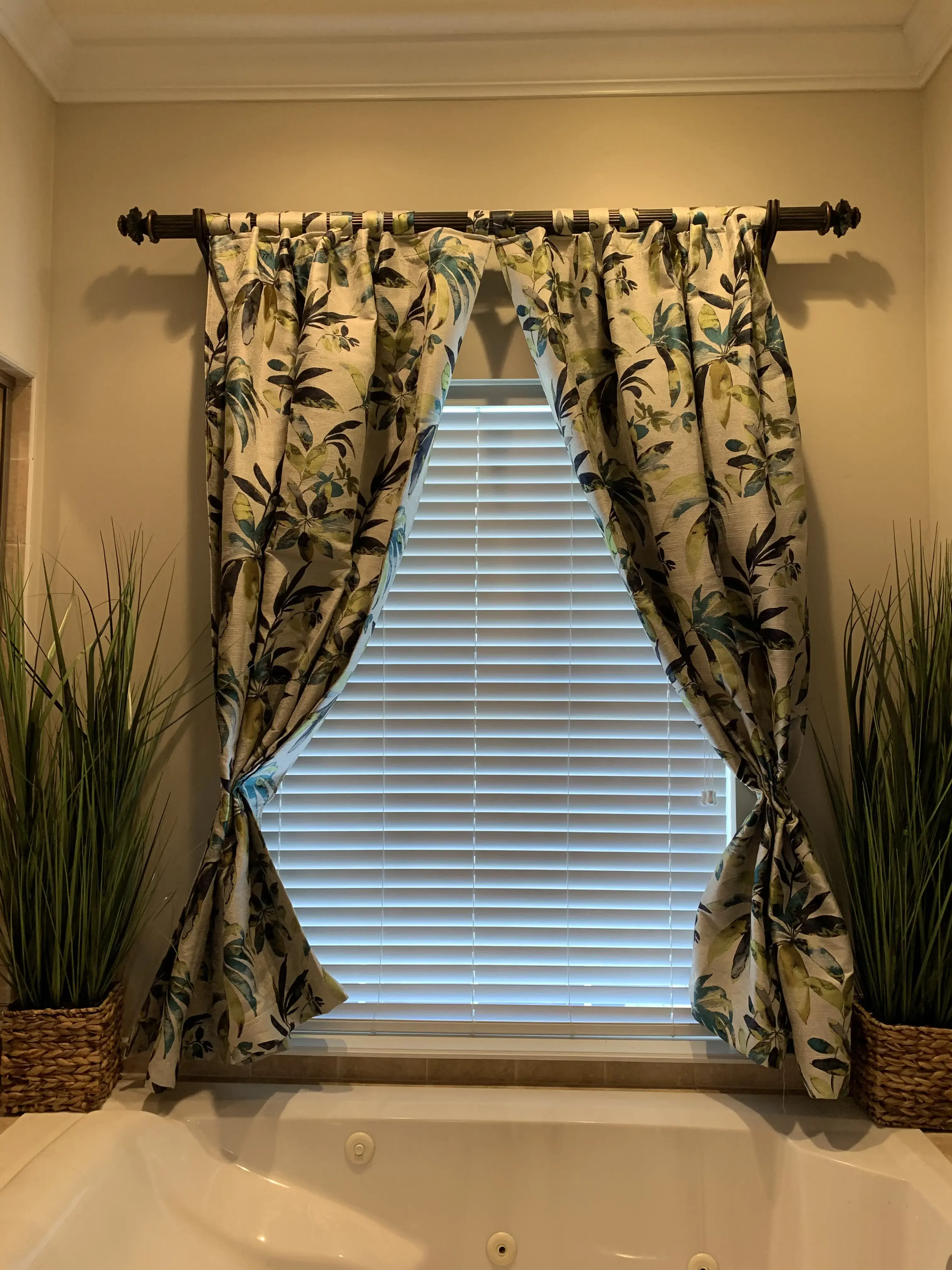 A1A Cleaners & Alterations - Image 2