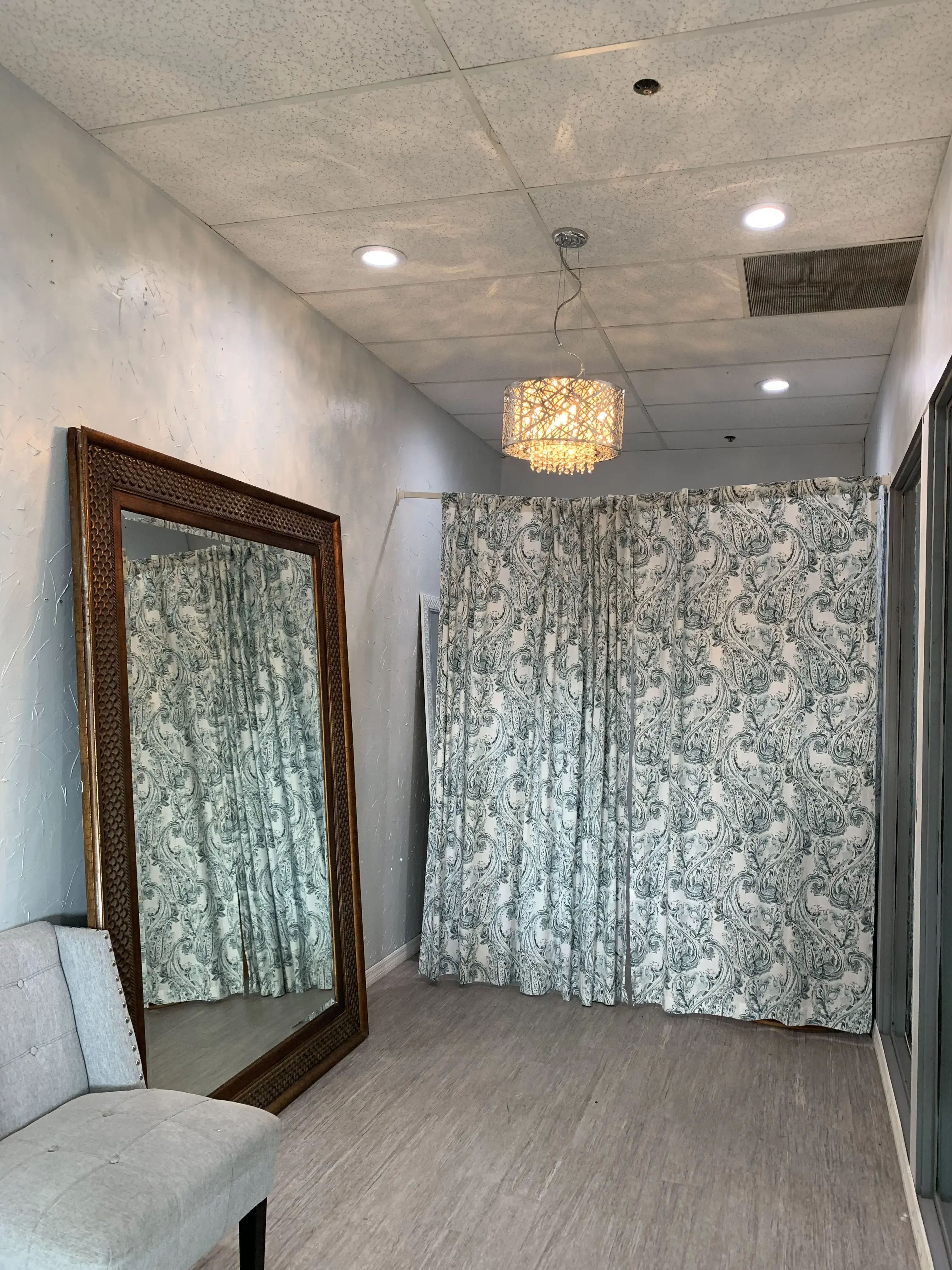 A1A Cleaners & Alterations - Image 8