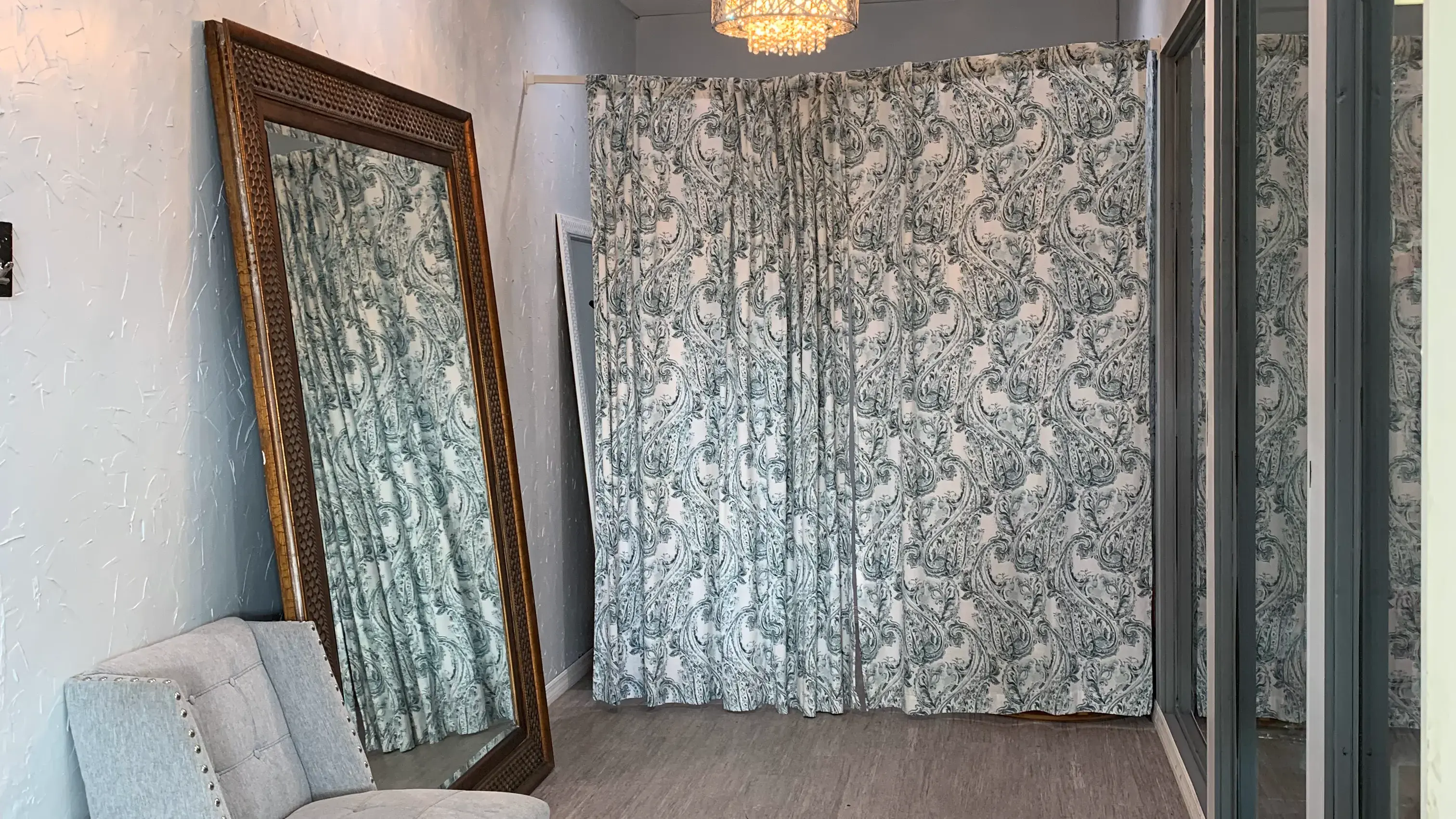 A1A Cleaners & Alterations - Image 1