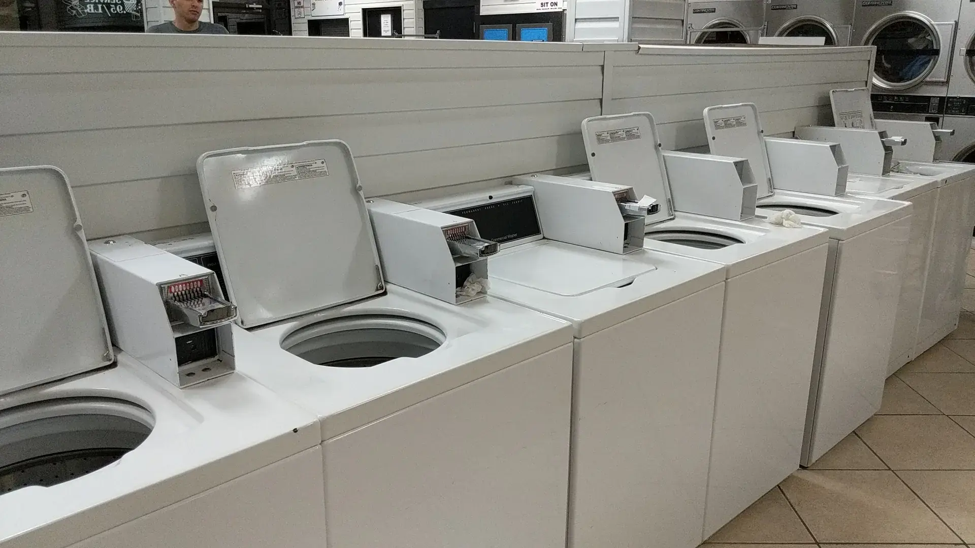 AAA 24 Hr Coin Laundry - Image 9