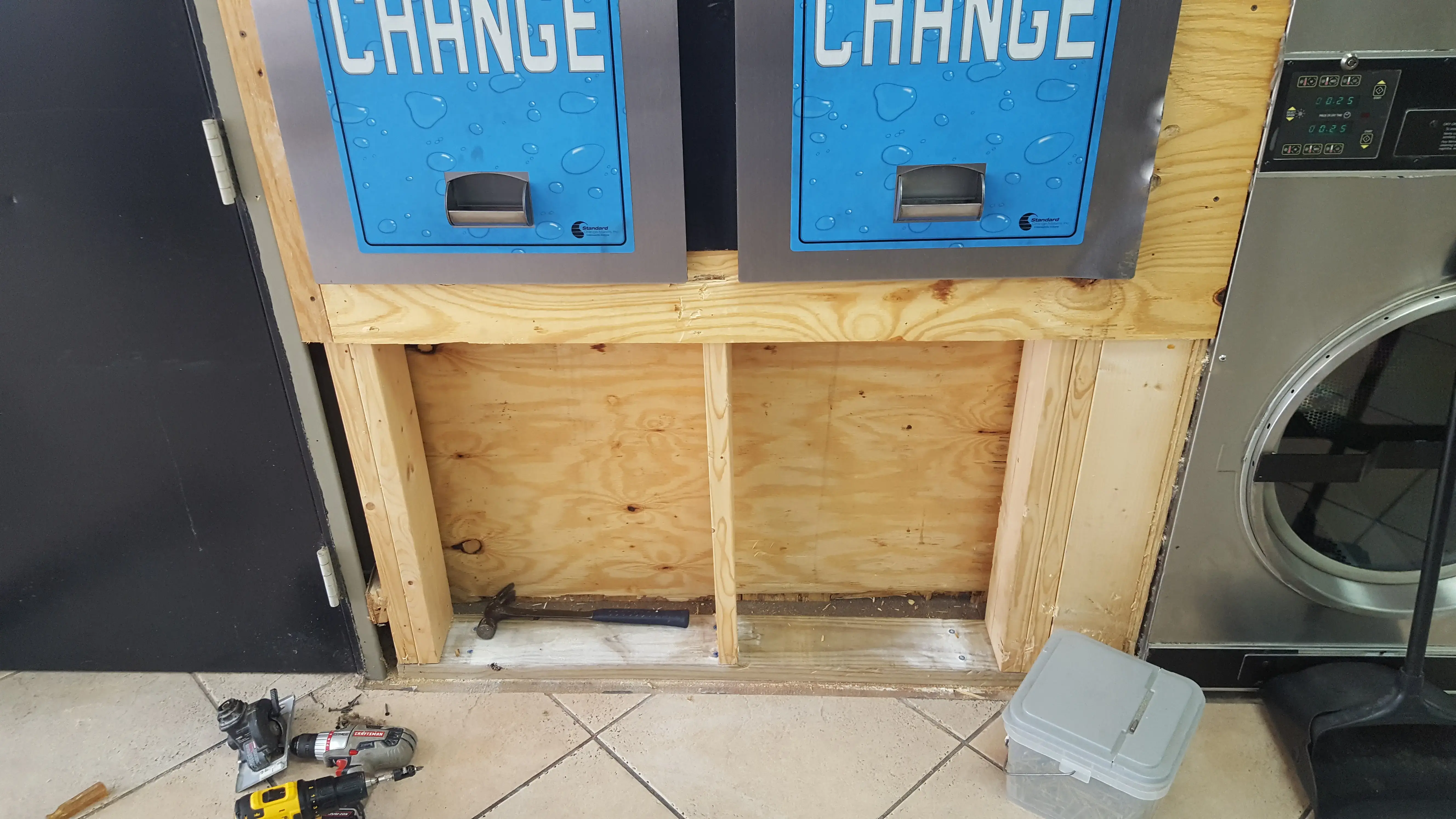 AAA 24 Hr Coin Laundry - Image 14